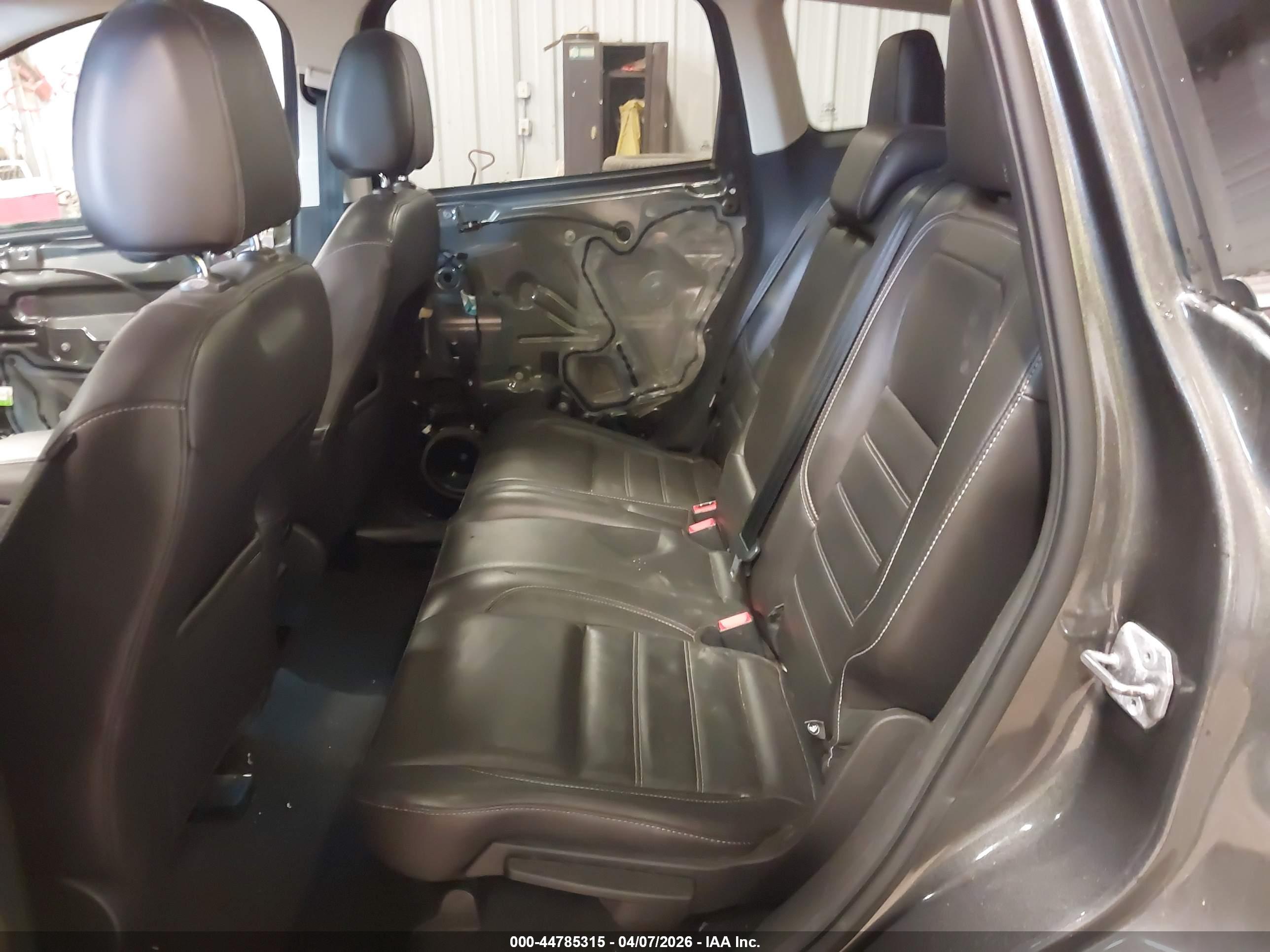FORD ESCAPE image 8