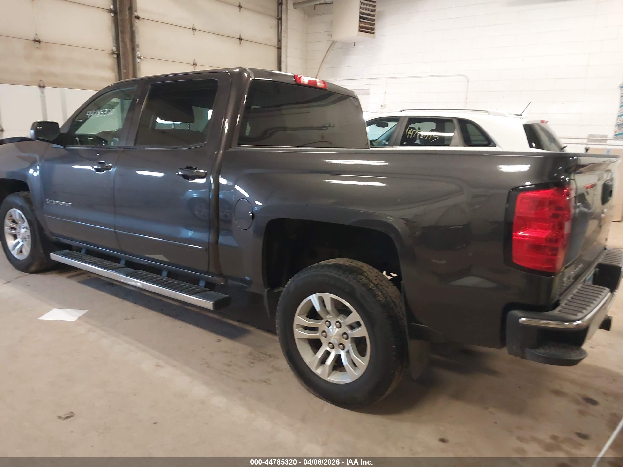 CHEVROLET SILVERADO image 3