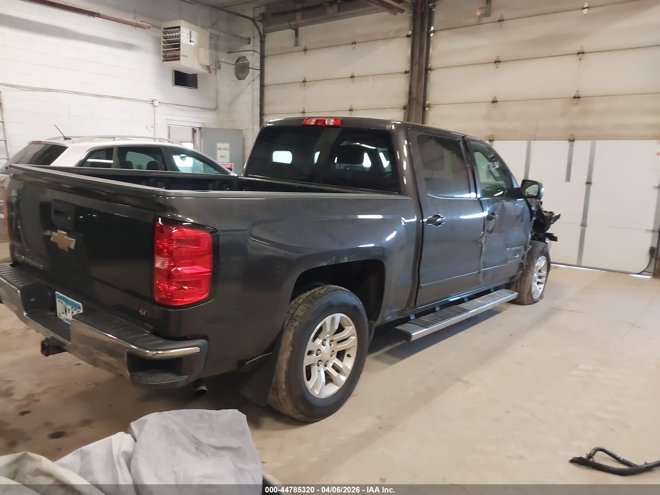 CHEVROLET SILVERADO image 4