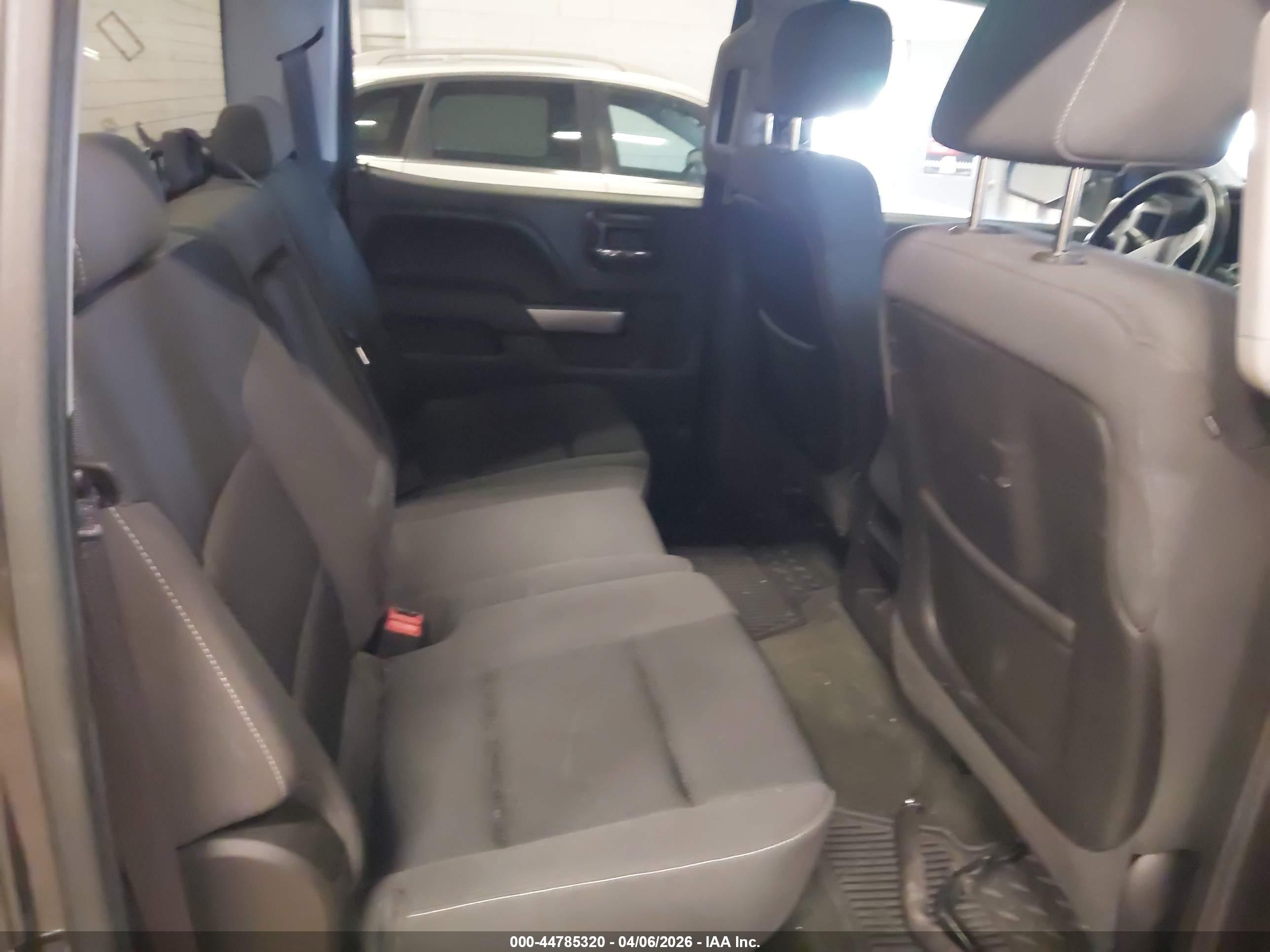 CHEVROLET SILVERADO image 8