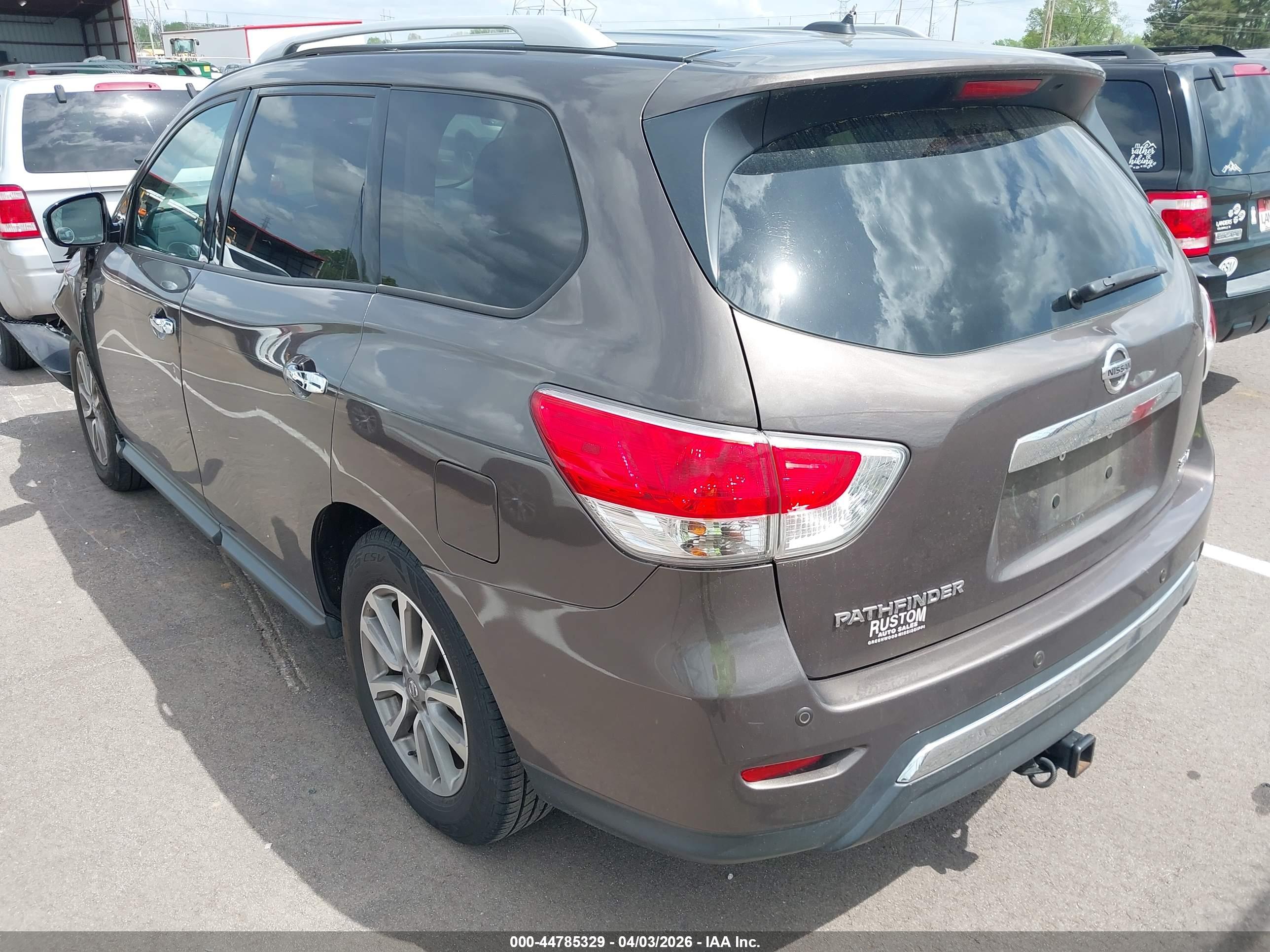 NISSAN PATHFINDER image 3