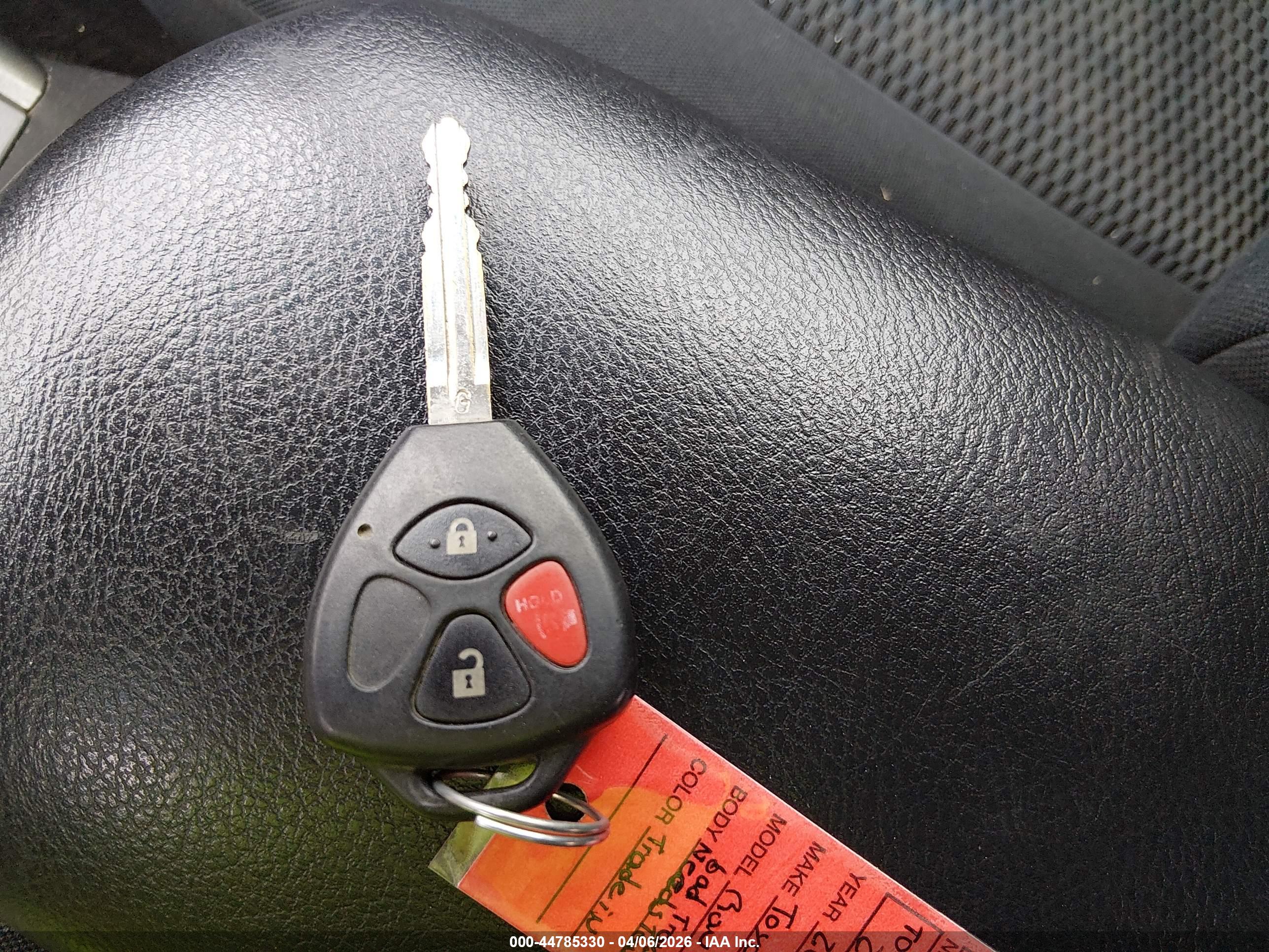 TOYOTA RAV4 image 11