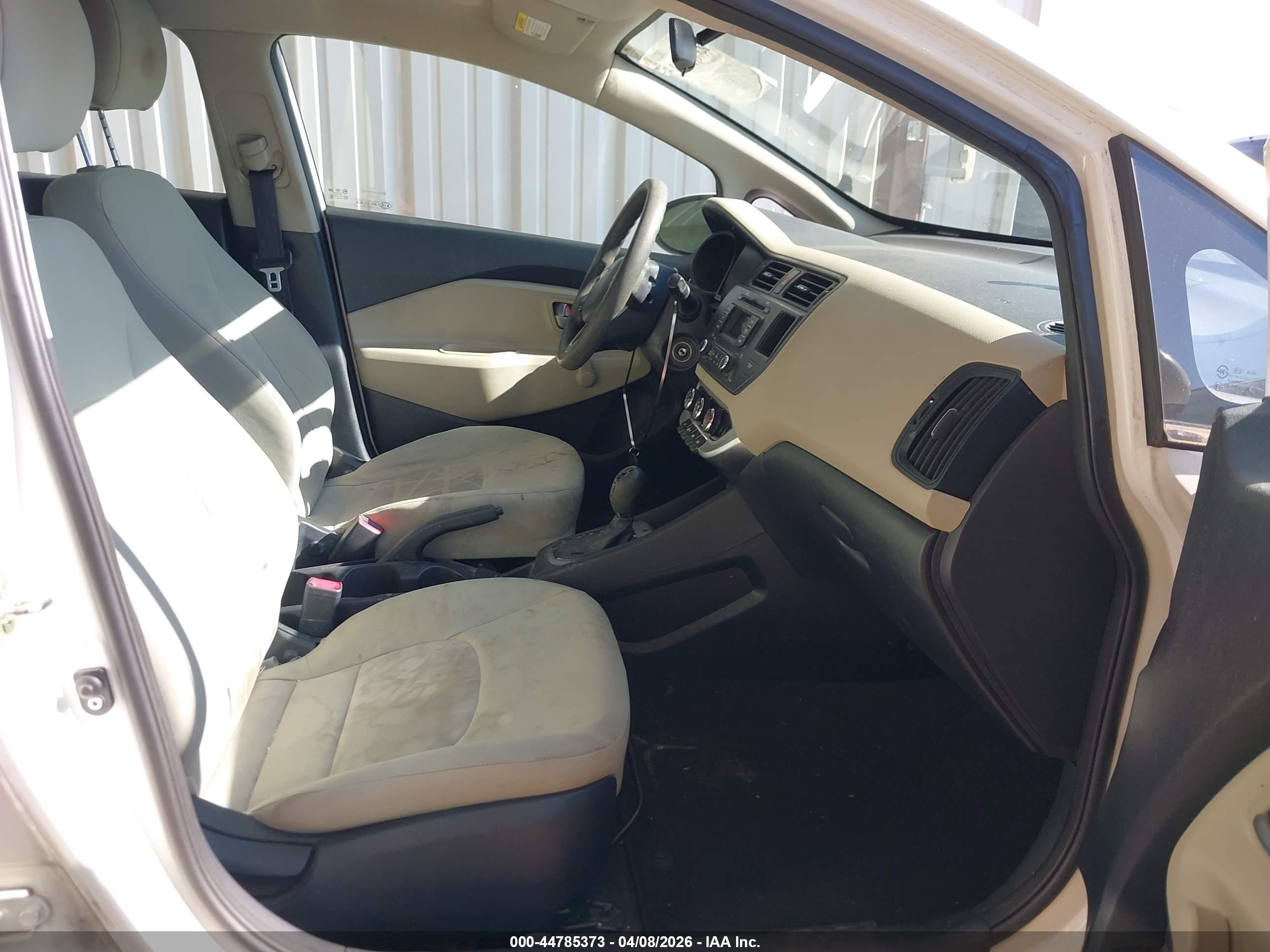KIA RIO image 5