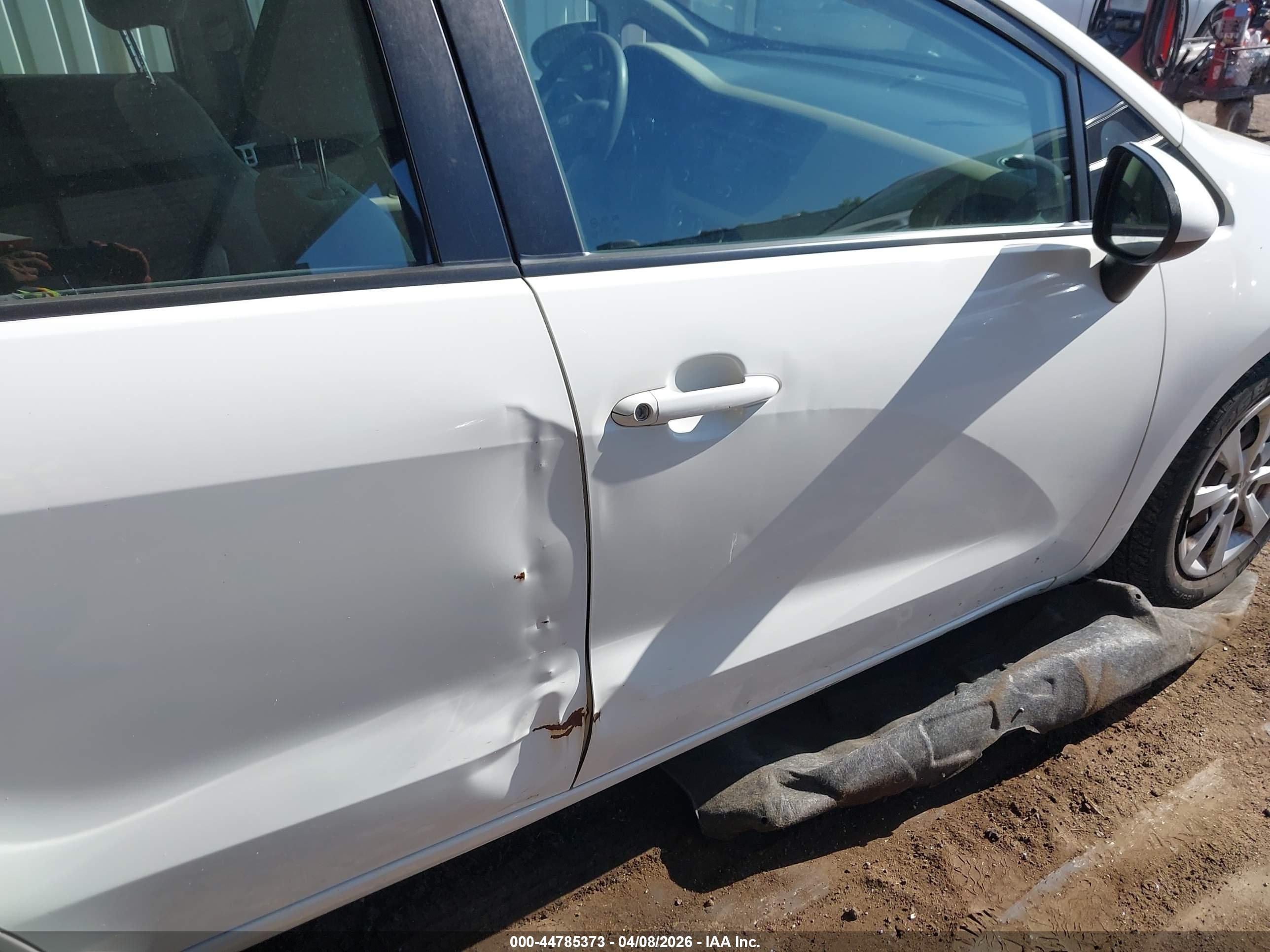 KIA RIO image 6