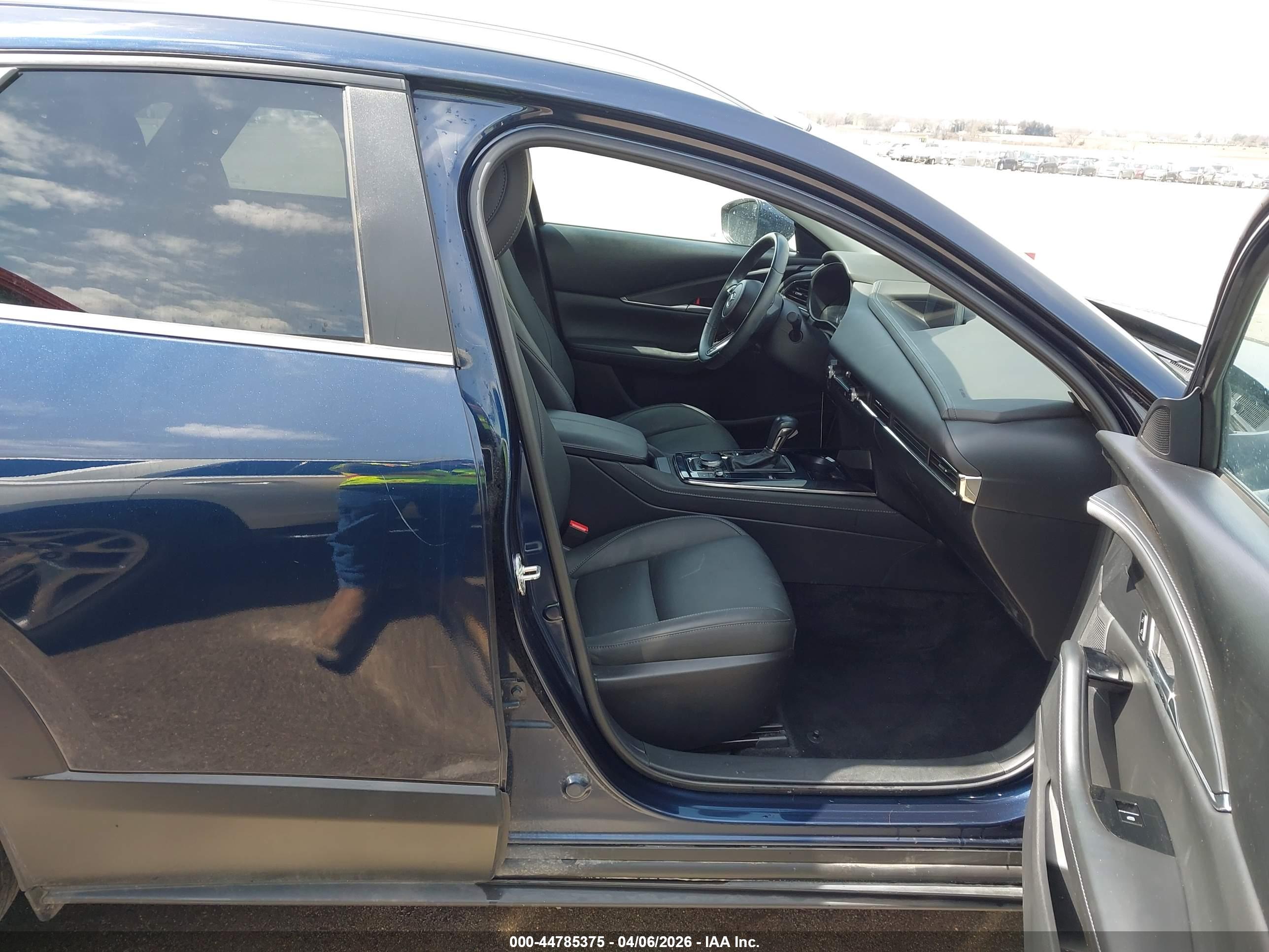 MAZDA CX-30 image 5