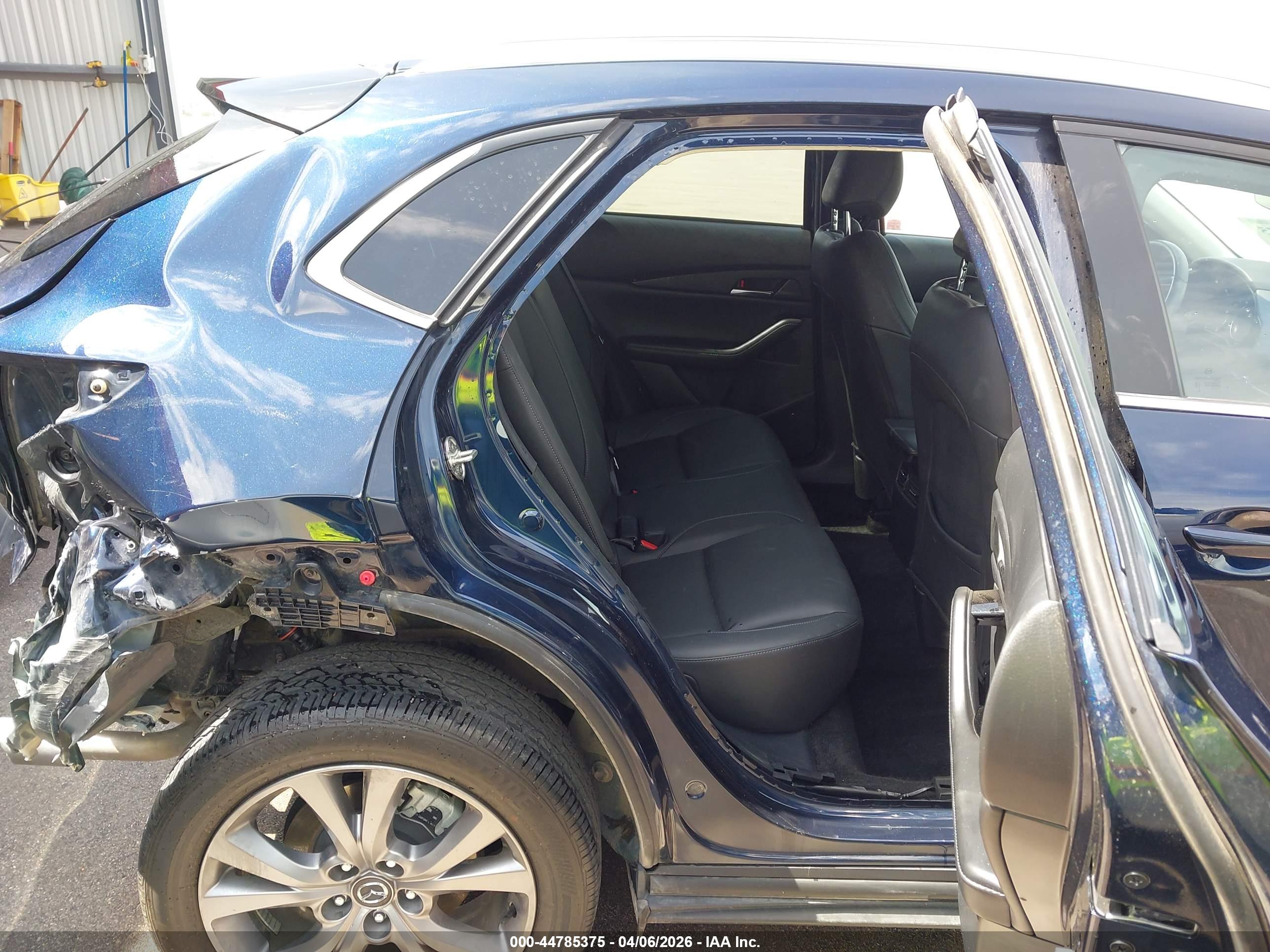 MAZDA CX-30 image 8