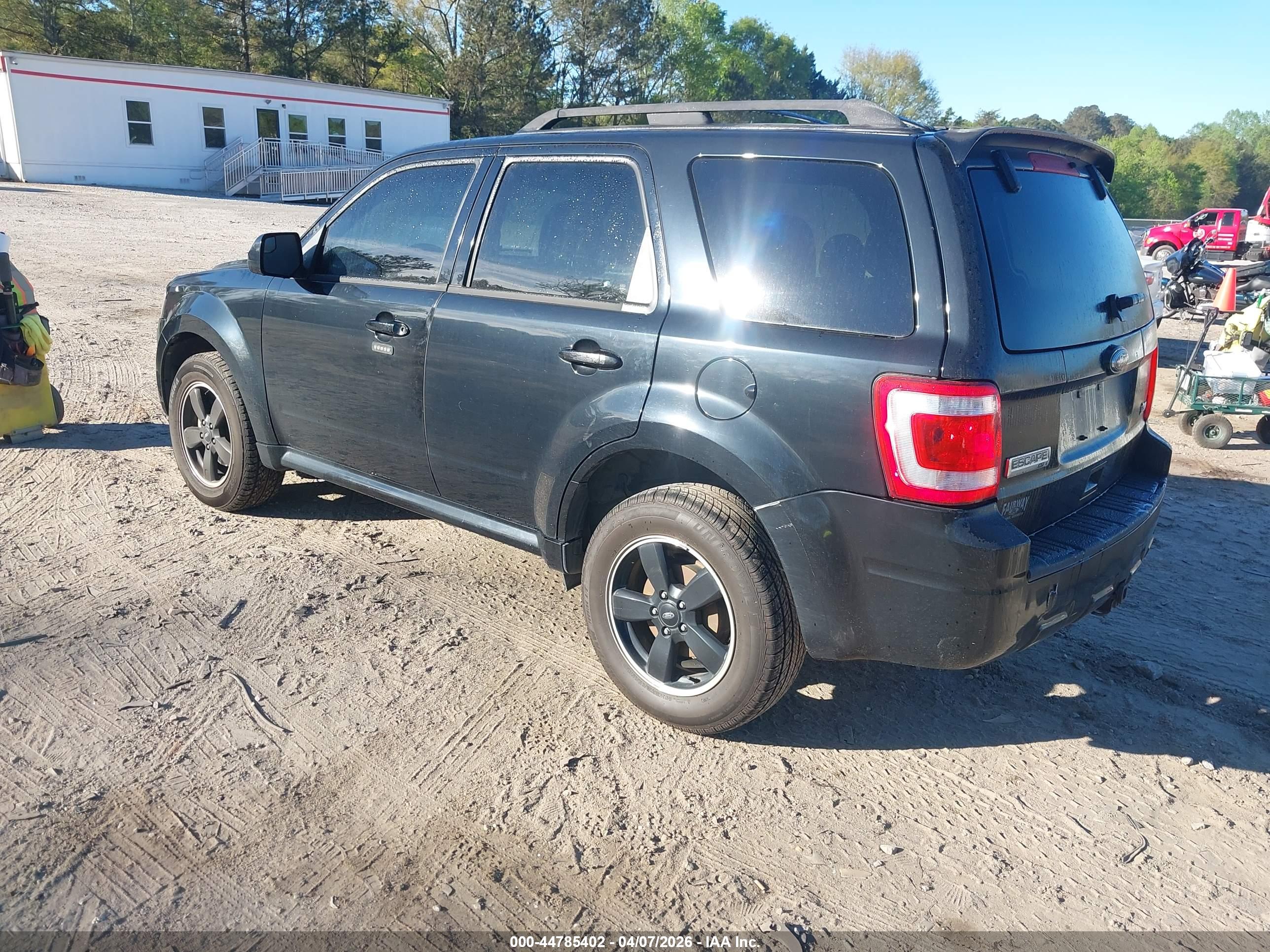 FORD ESCAPE image 3