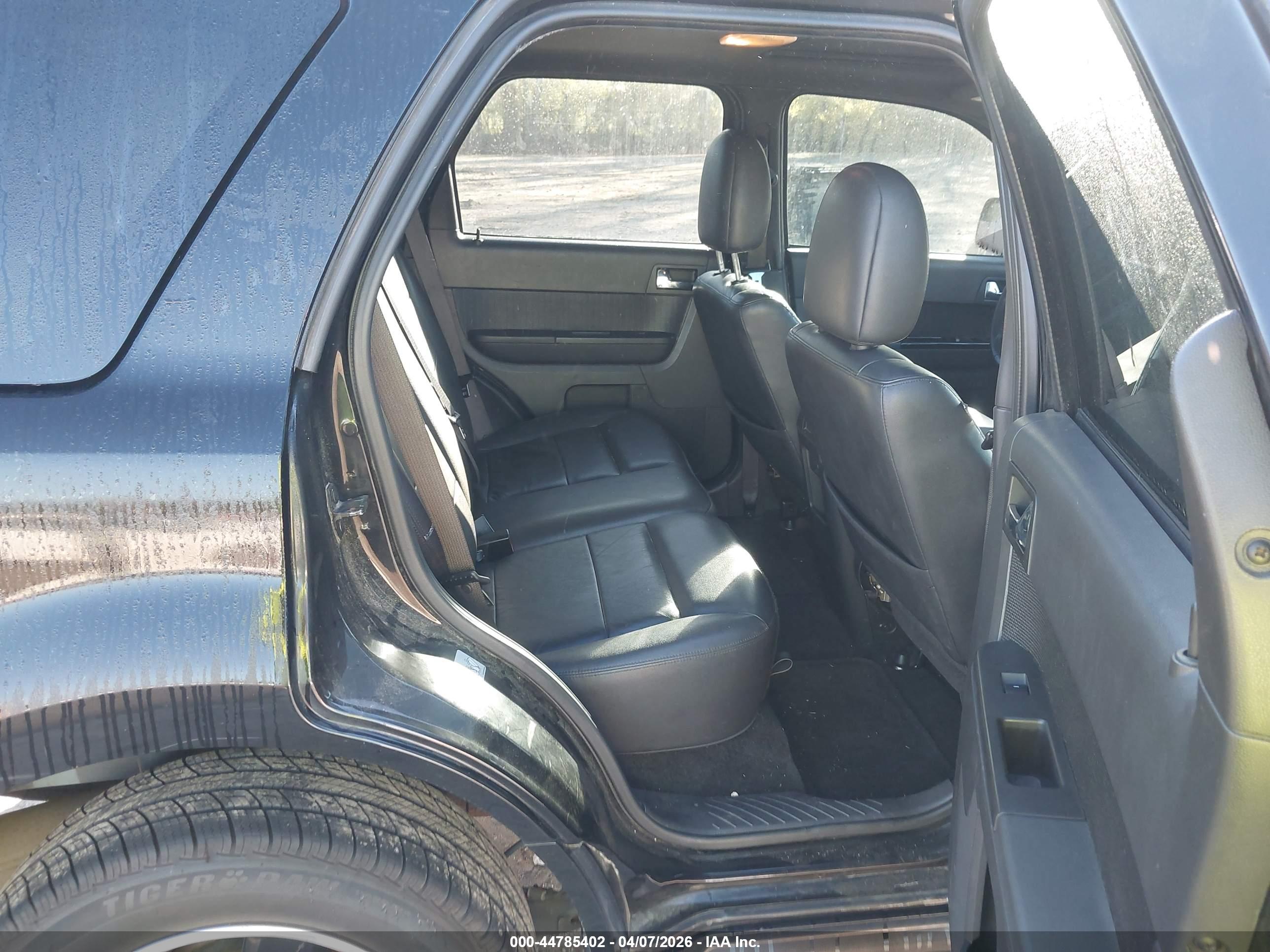 FORD ESCAPE image 8