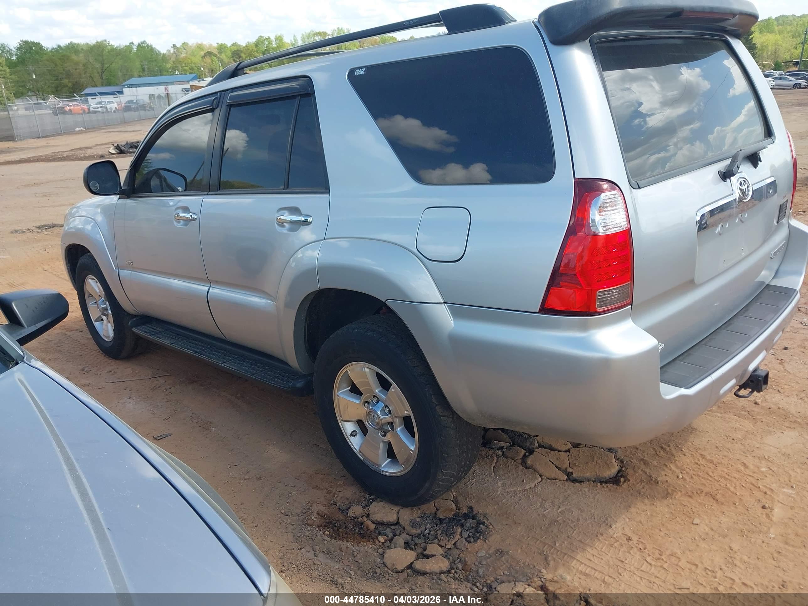 TOYOTA 4RUNNER image 3