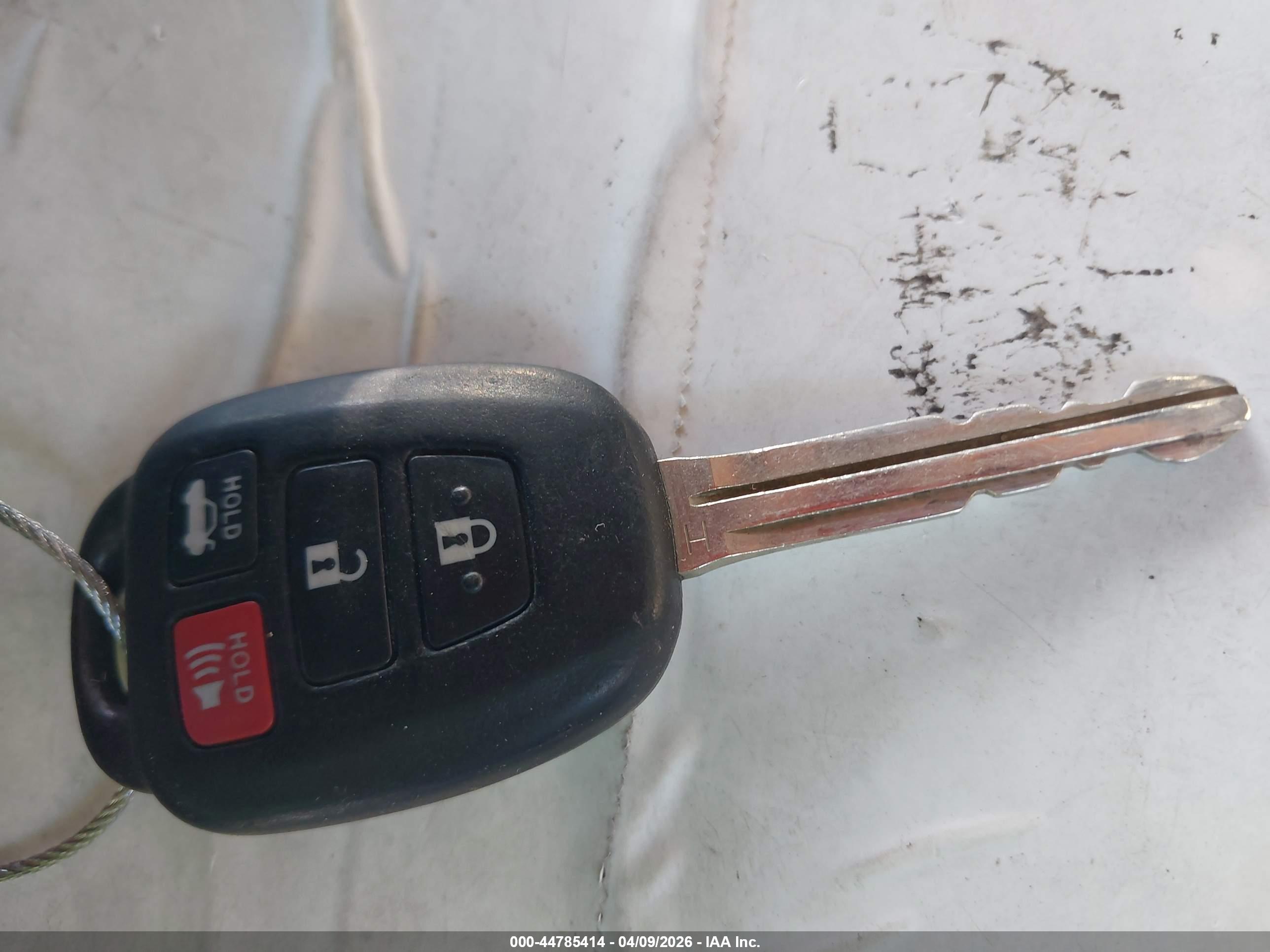 TOYOTA CAMRY image 11