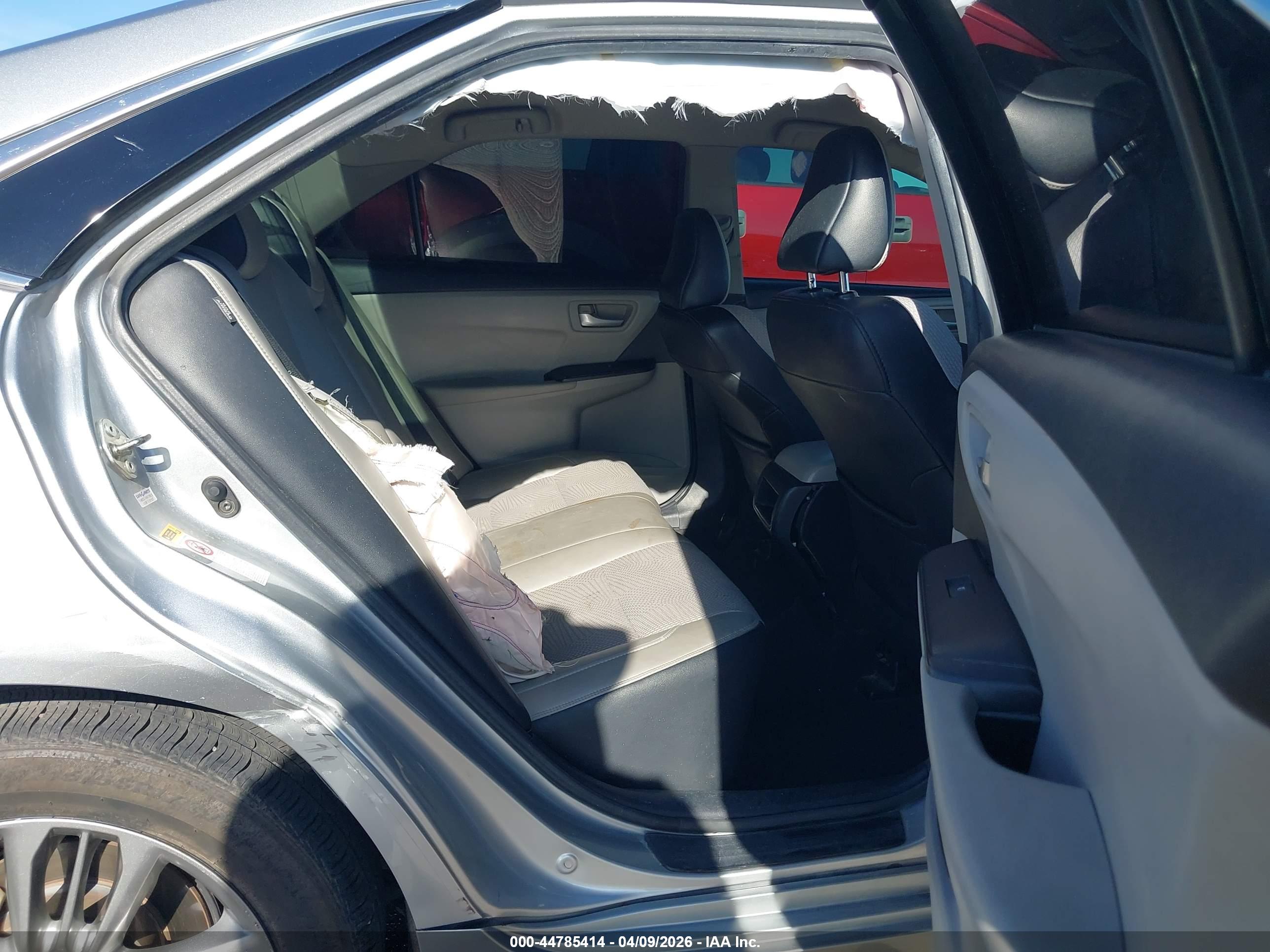 TOYOTA CAMRY image 8