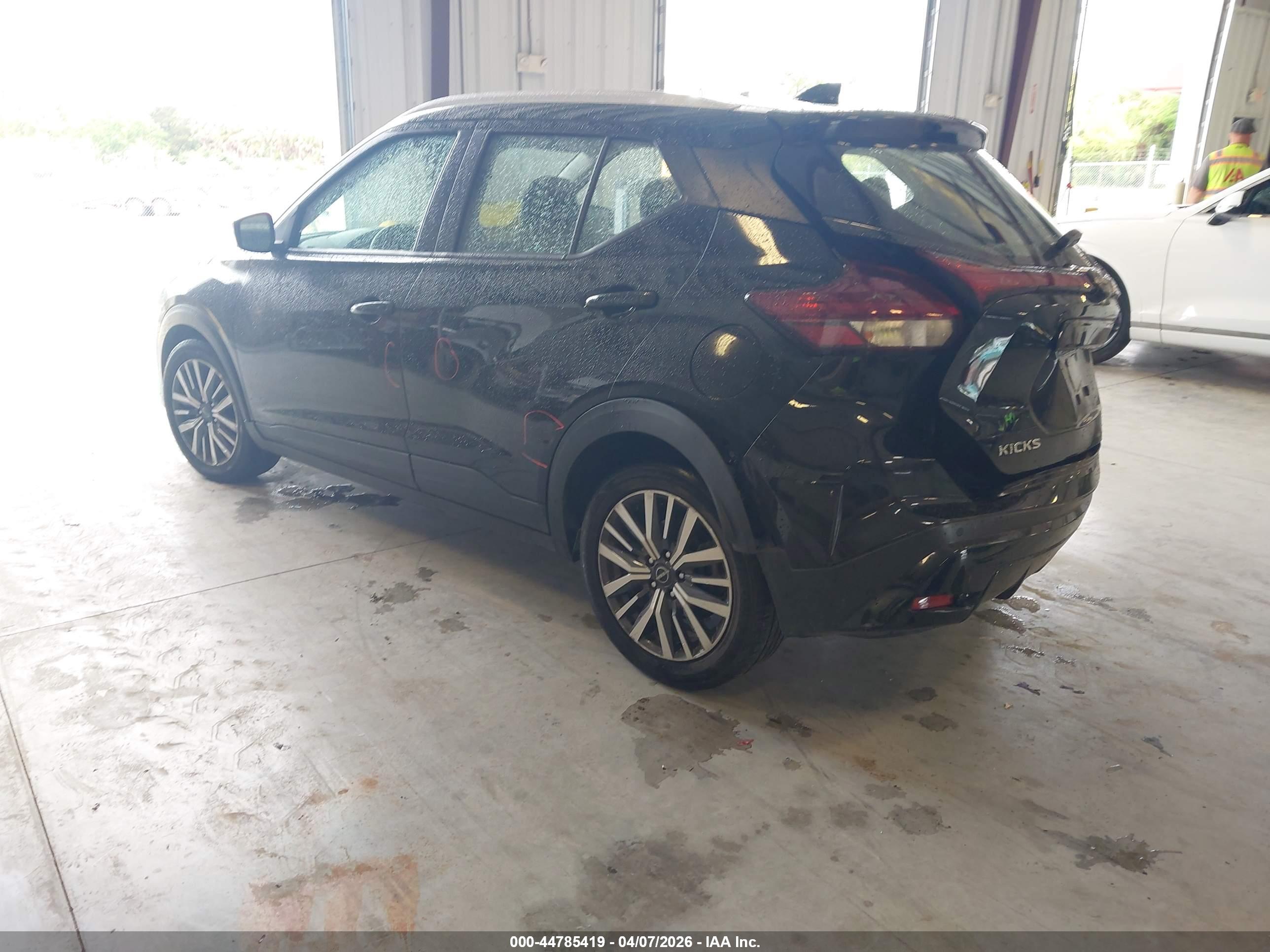 NISSAN KICKS image 3