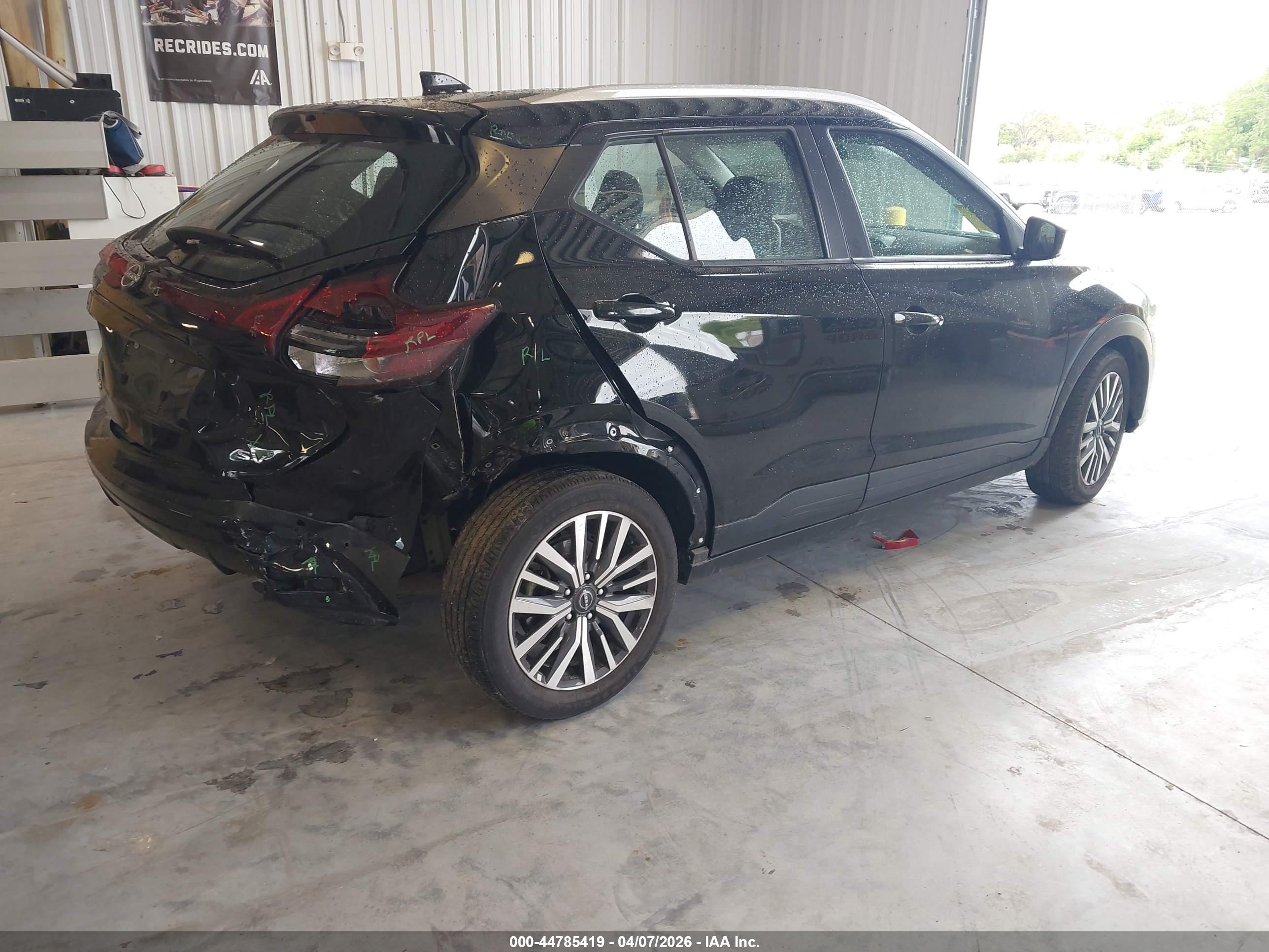 NISSAN KICKS image 4