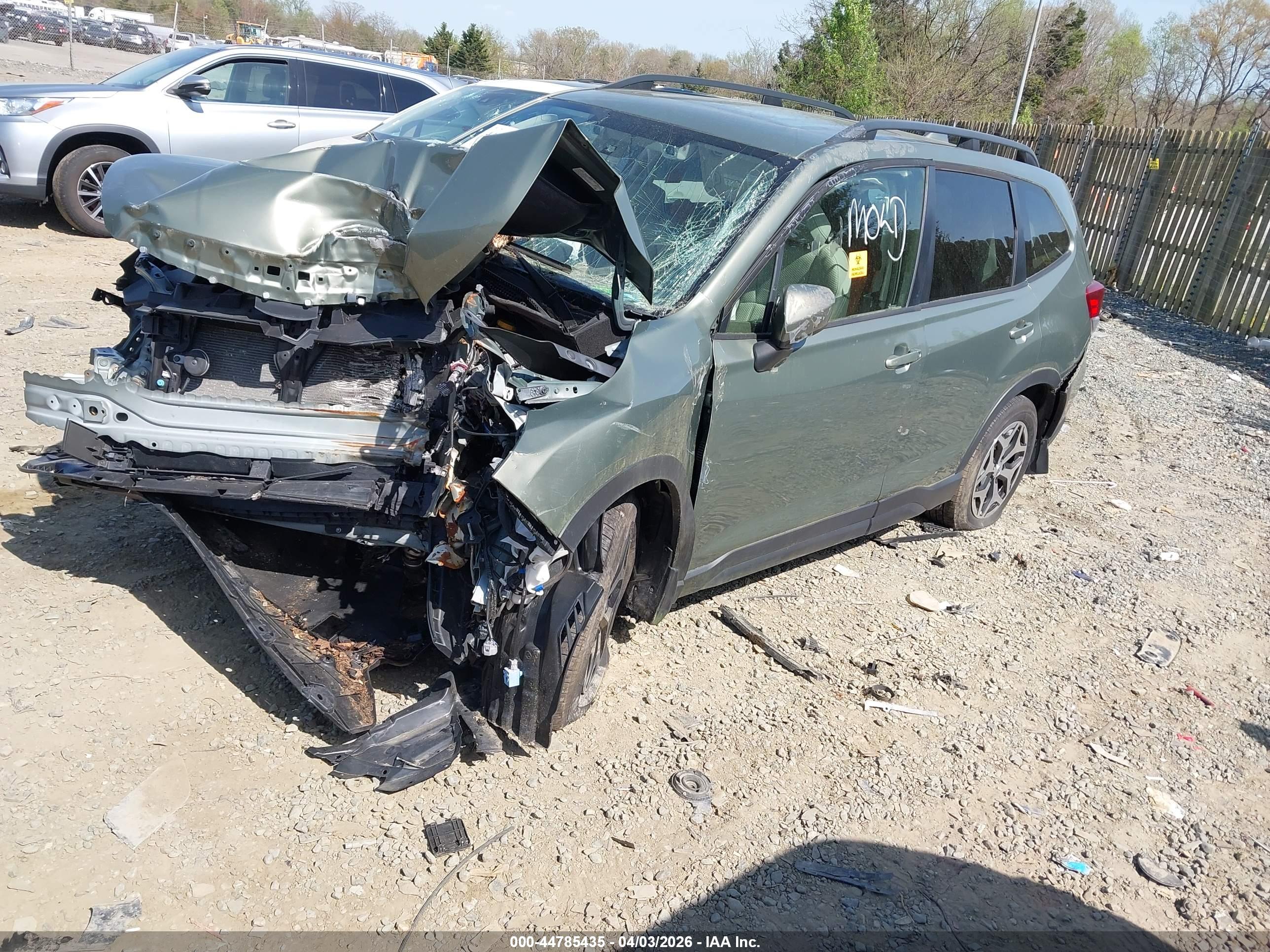 SUBARU FORESTER image 2