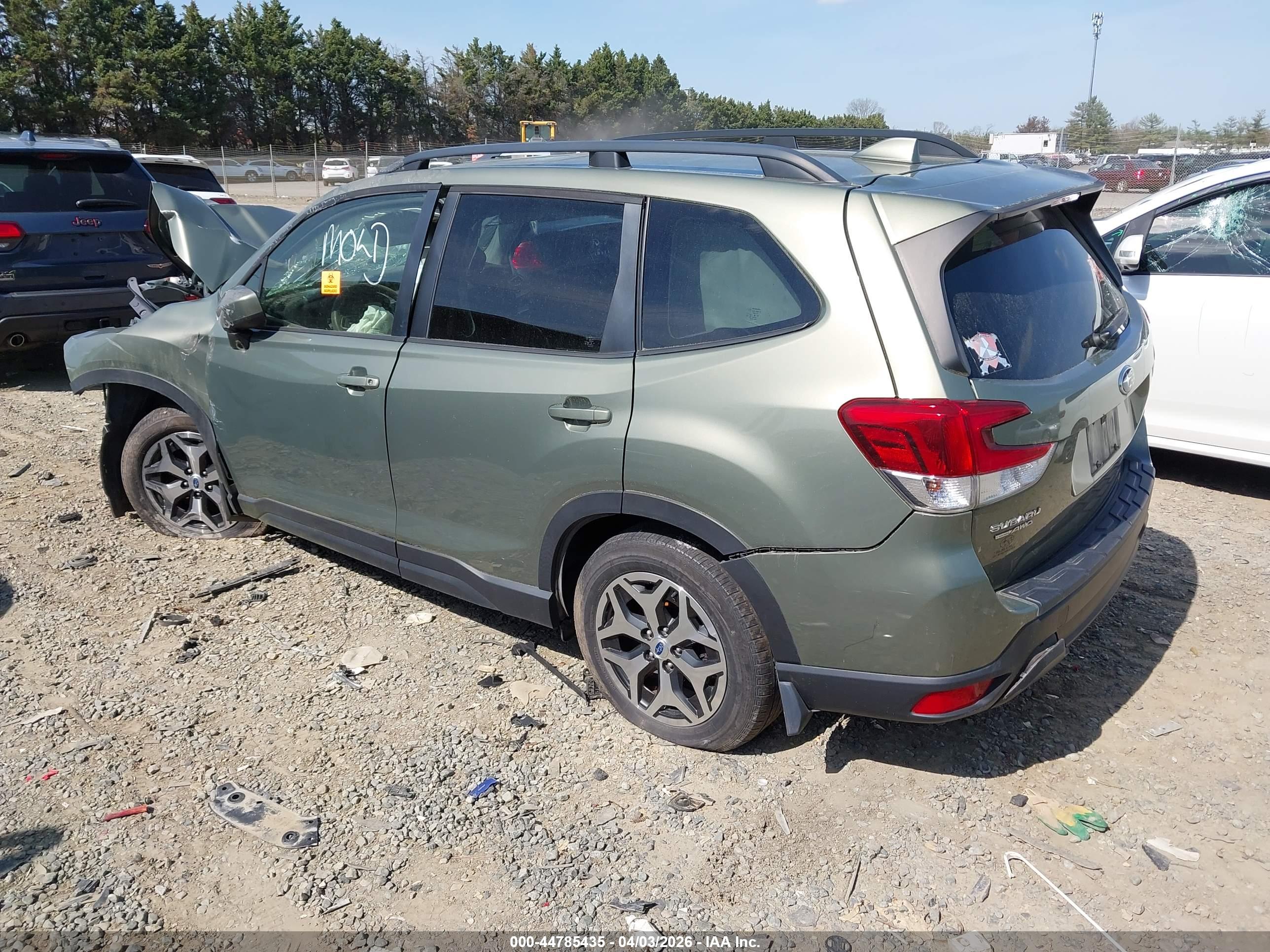 SUBARU FORESTER image 3
