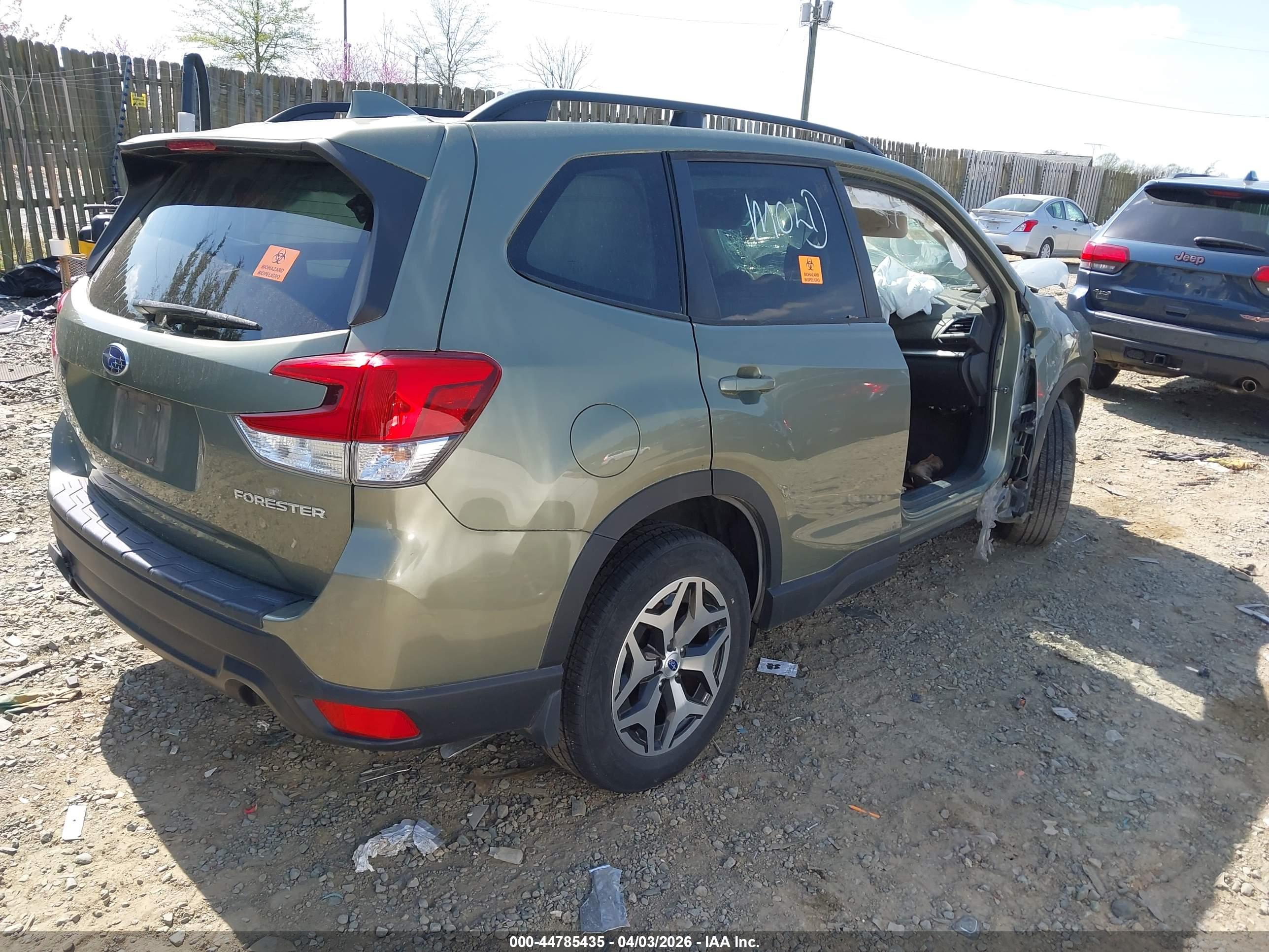 SUBARU FORESTER image 4