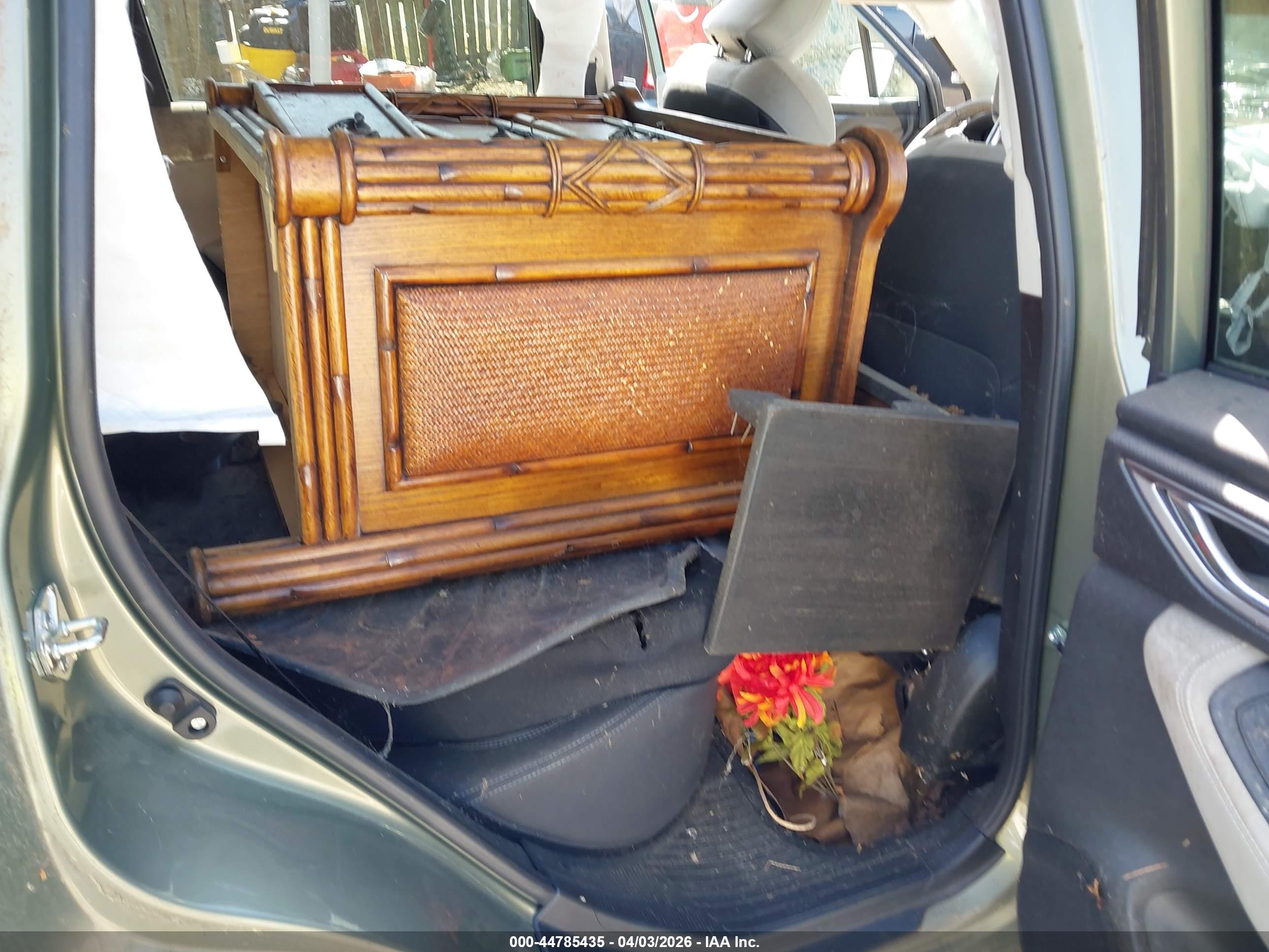 SUBARU FORESTER image 8