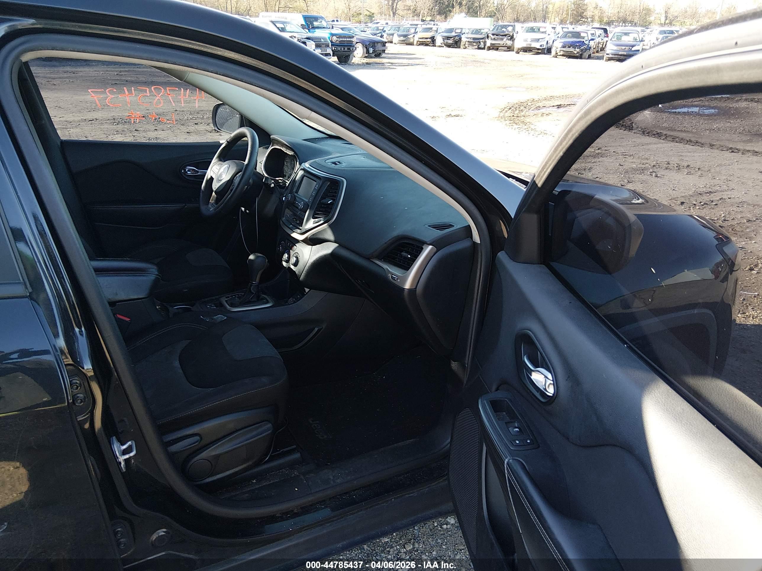JEEP CHEROKEE image 5