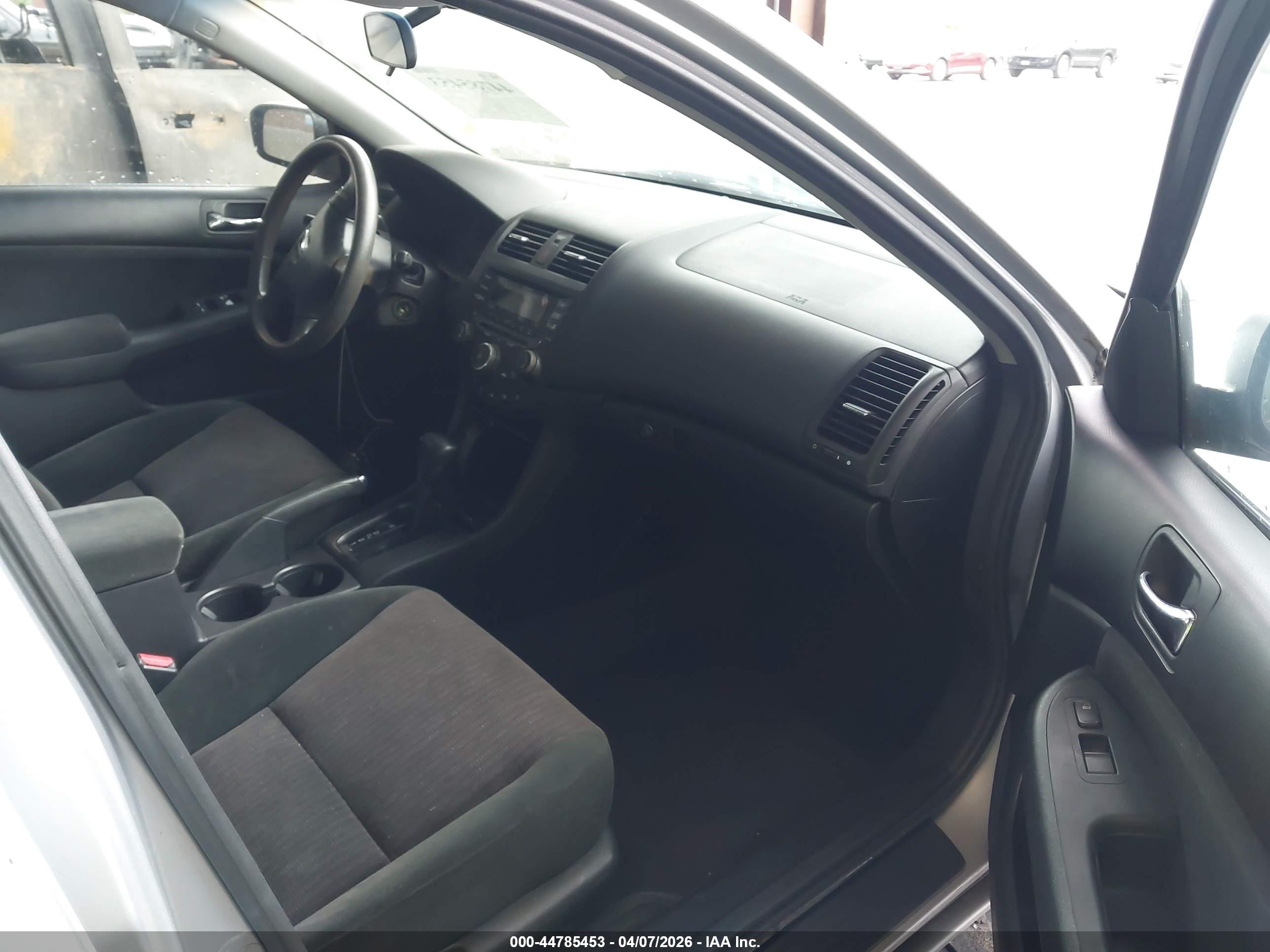 HONDA ACCORD image 5