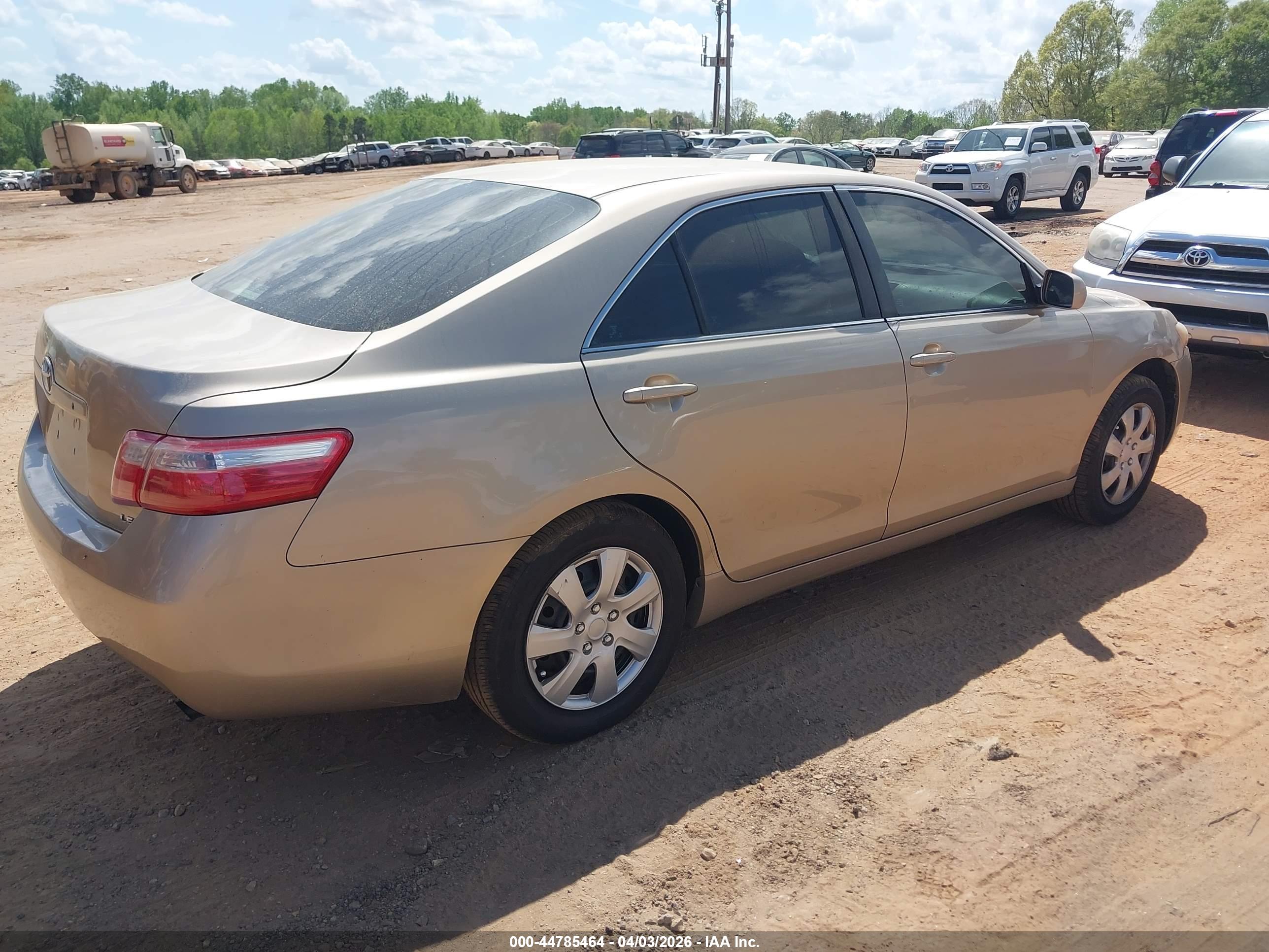 TOYOTA CAMRY image 4