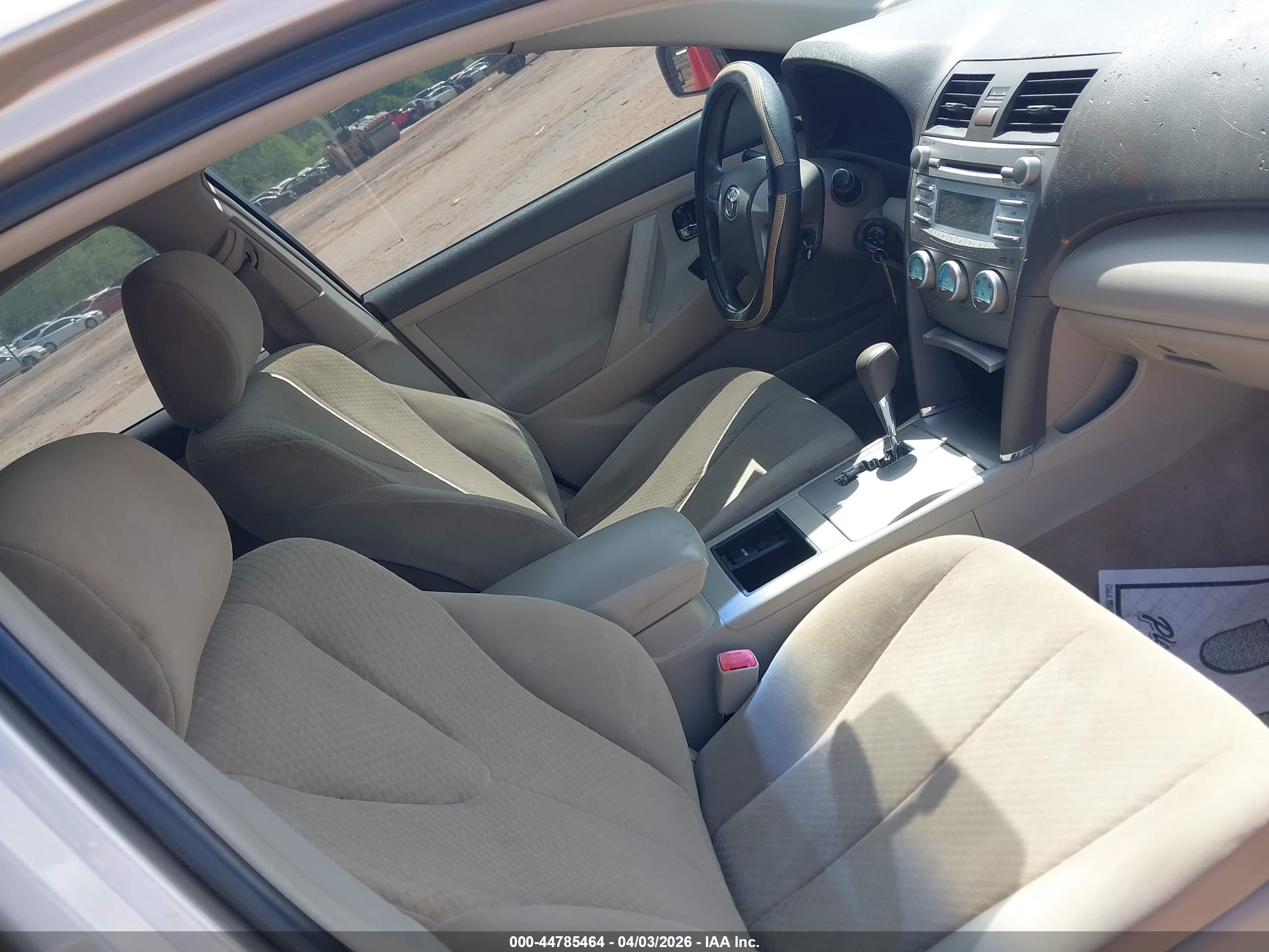 TOYOTA CAMRY image 5