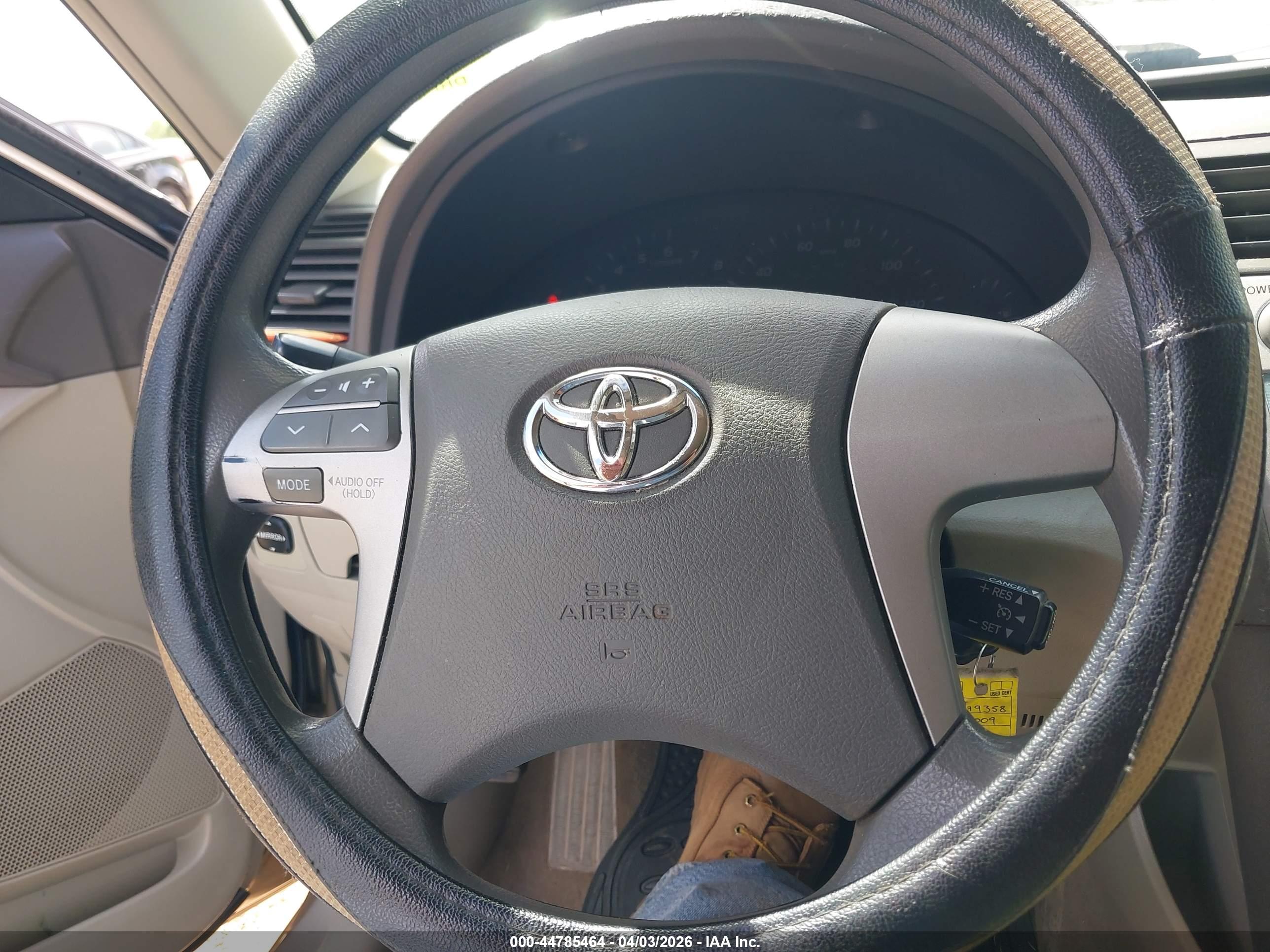 TOYOTA CAMRY image 6