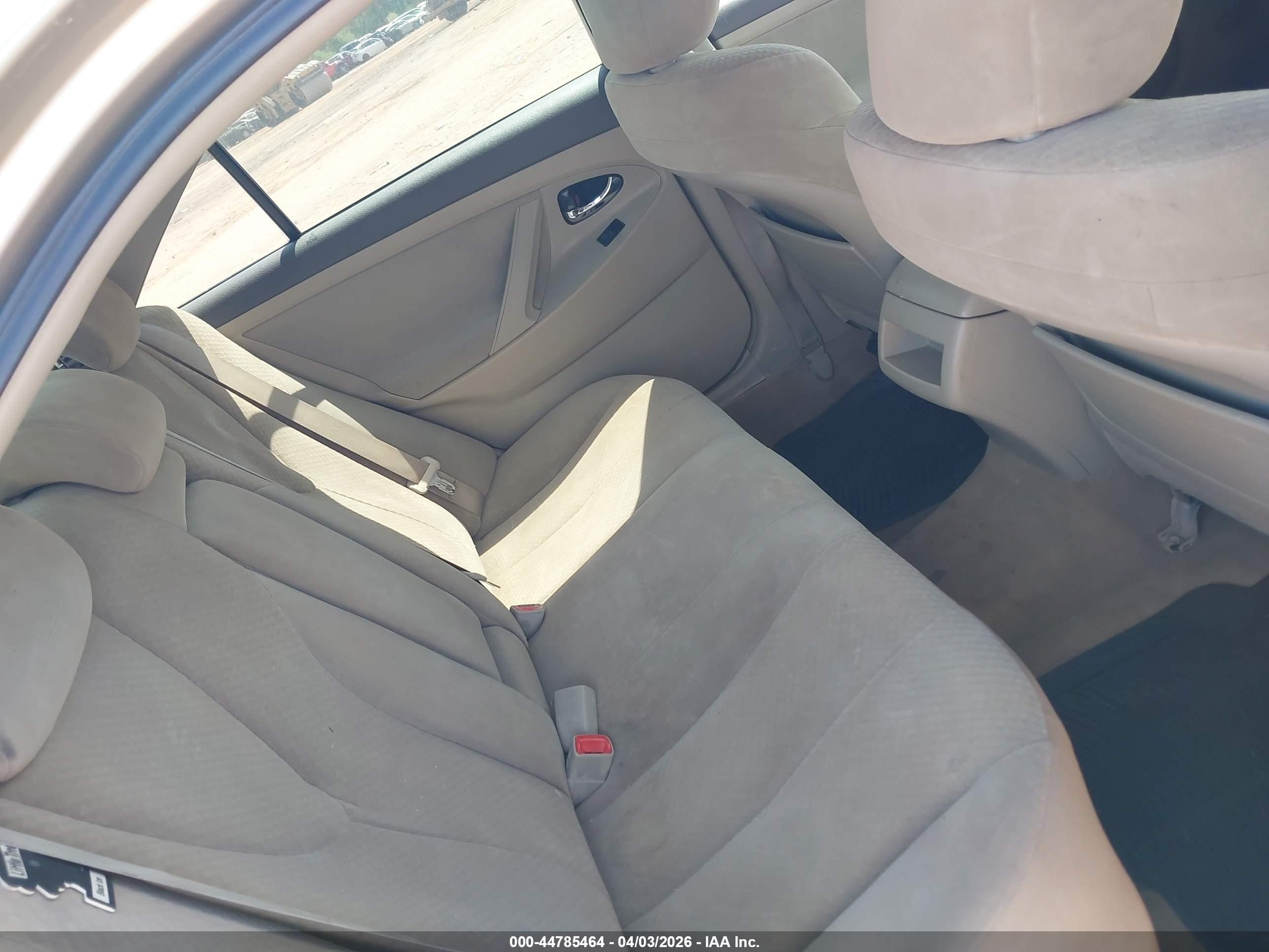 TOYOTA CAMRY image 8