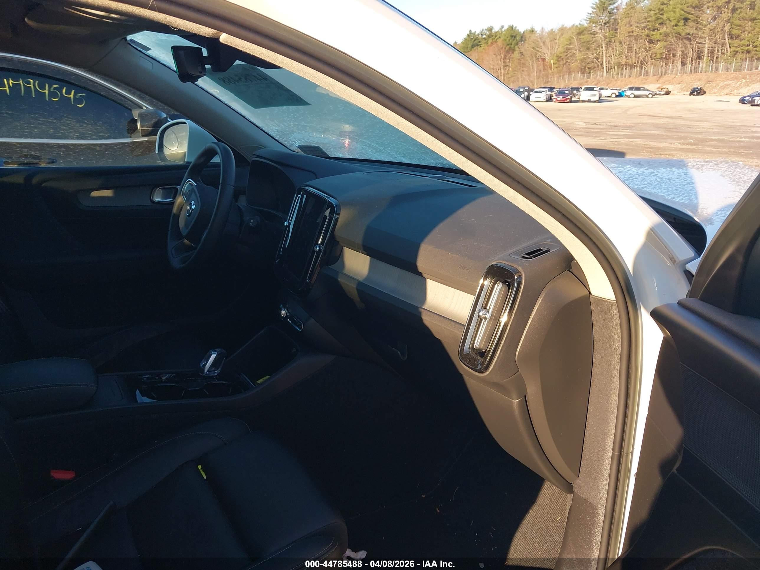 VOLVO XC40 image 5