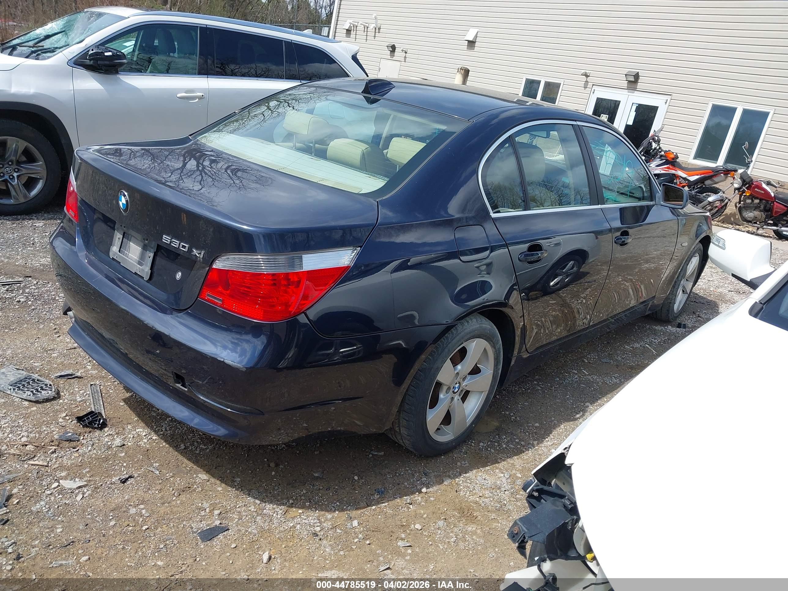 BMW 530XI image 4