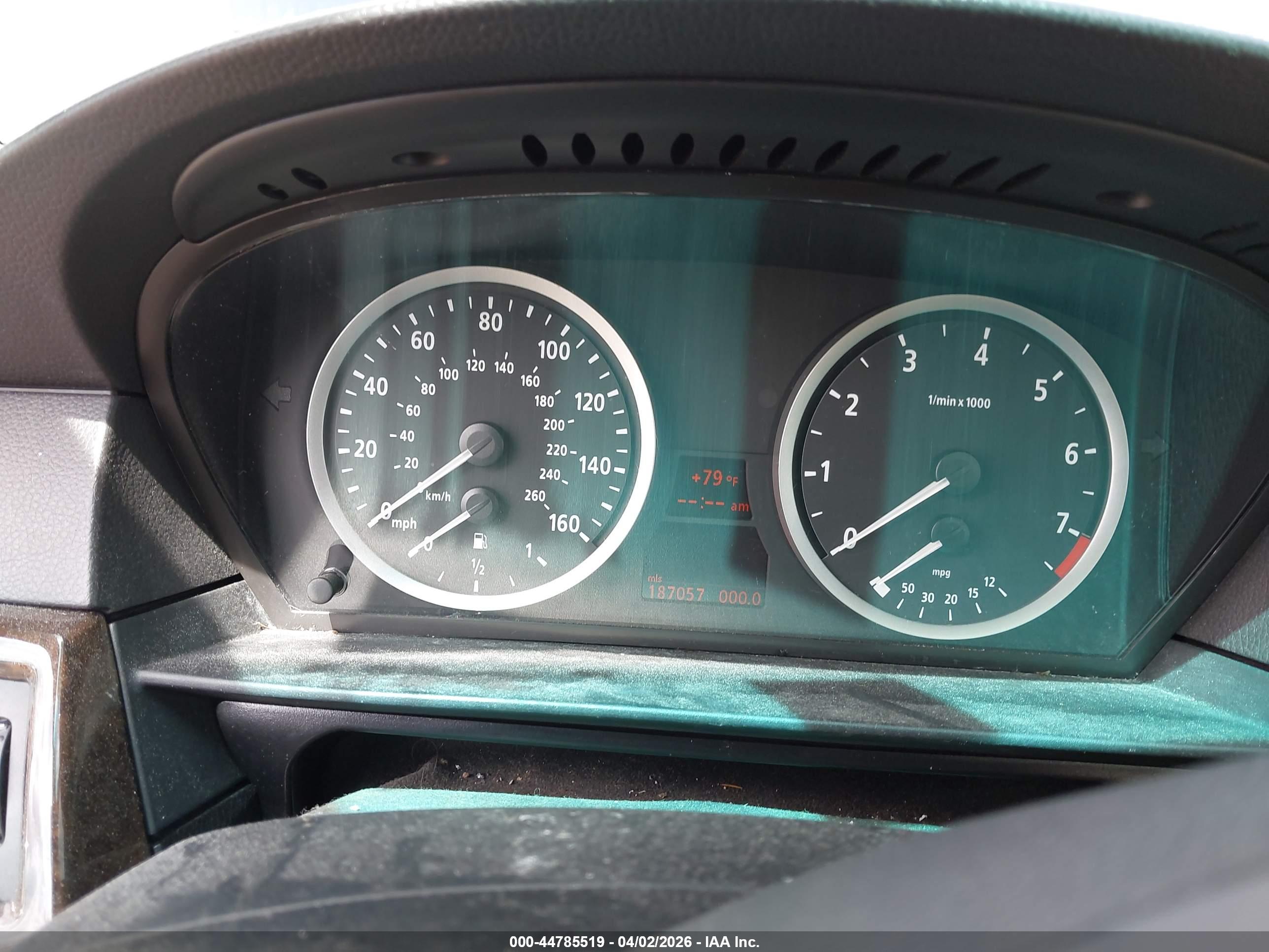 BMW 530XI image 7