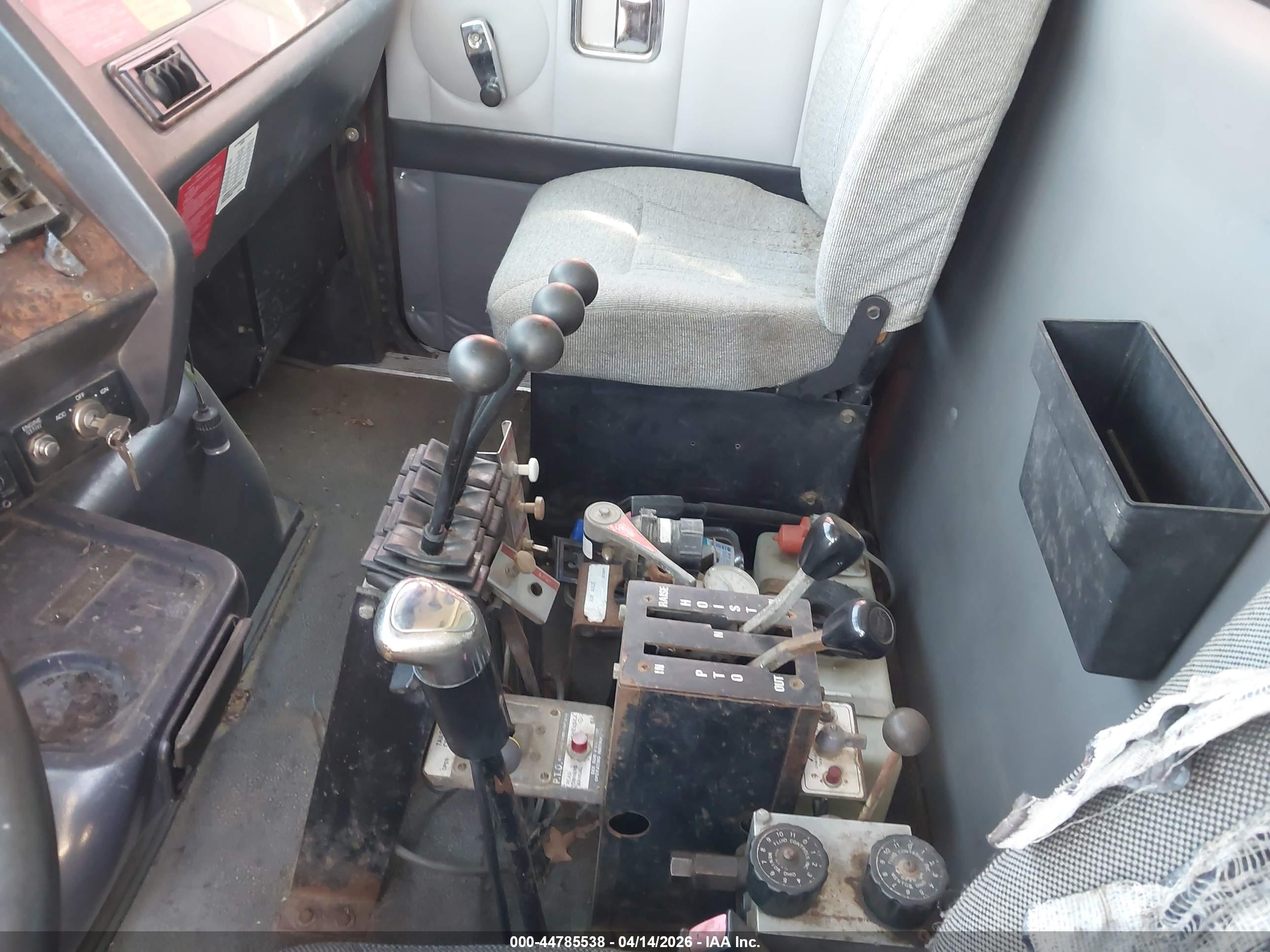 VOLVO ACL image 7