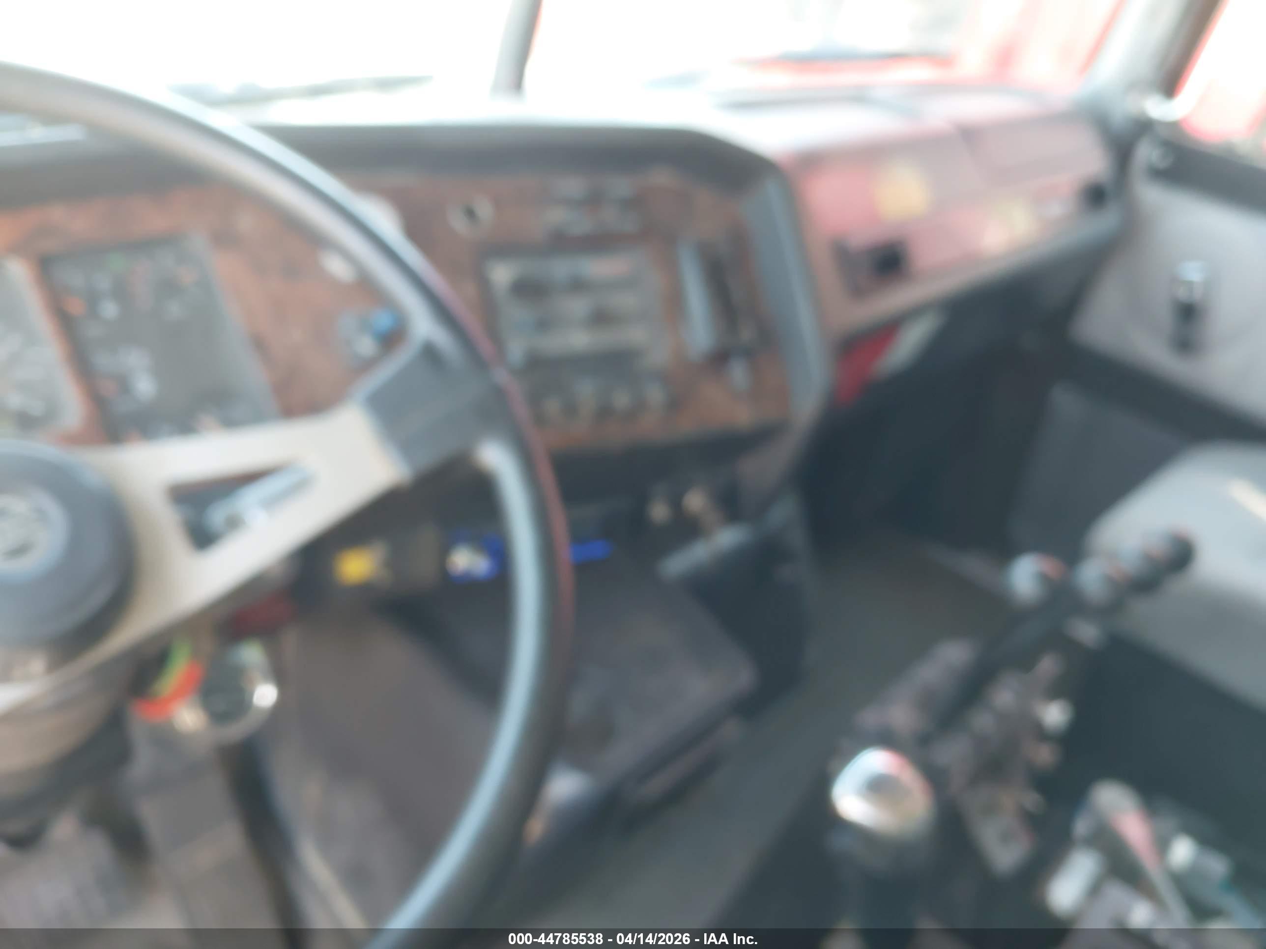VOLVO ACL image 8