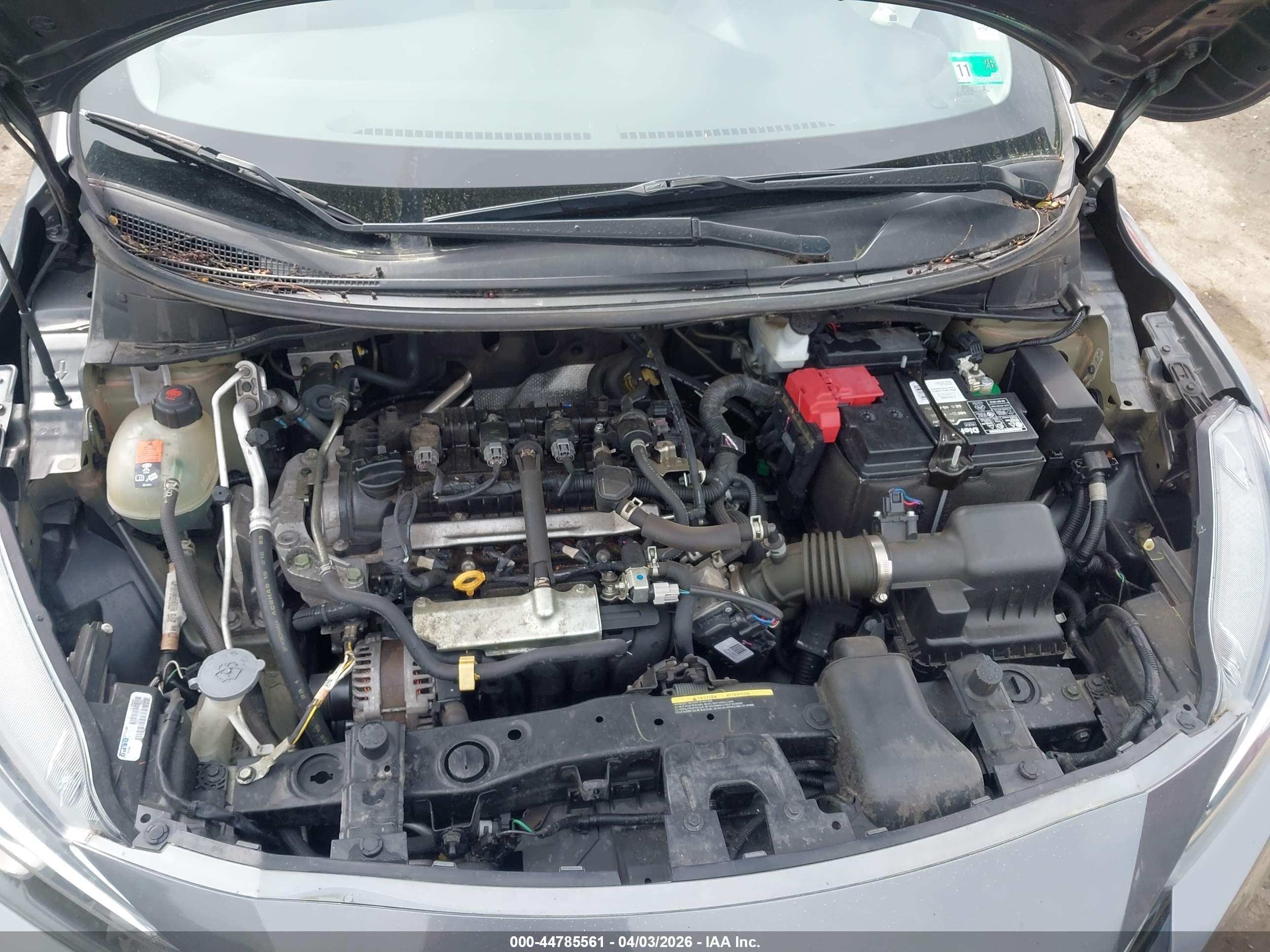 NISSAN VERSA image 10