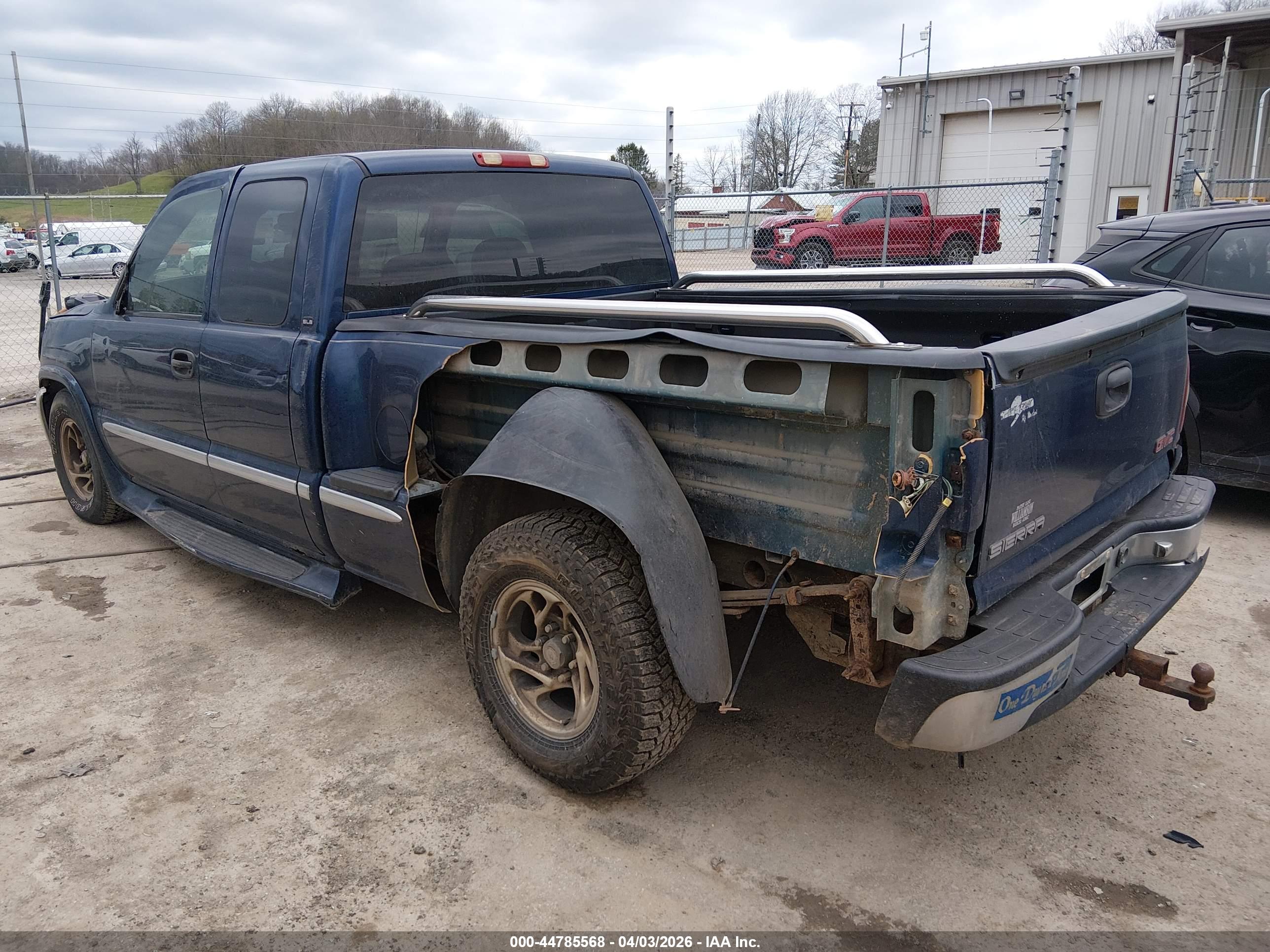 GMC SIERRA image 3