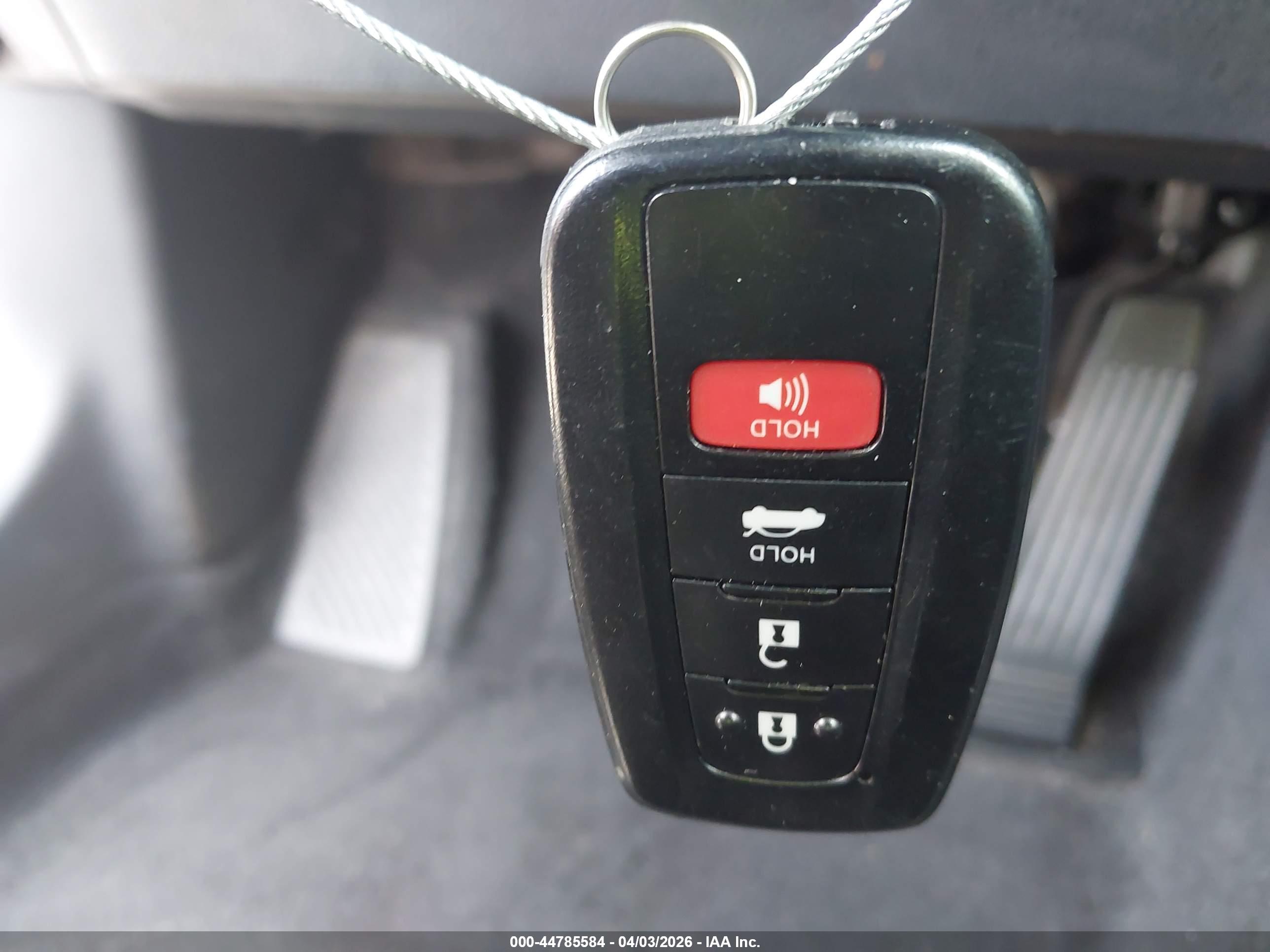 TOYOTA CAMRY image 11