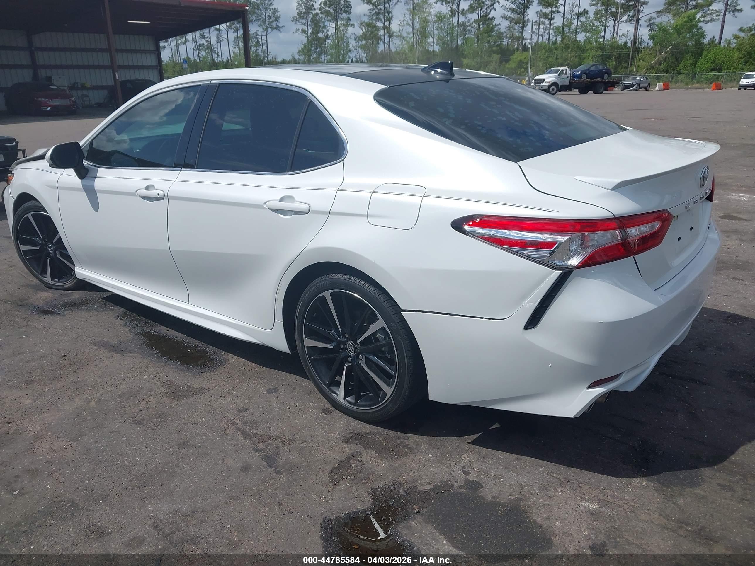 TOYOTA CAMRY image 3