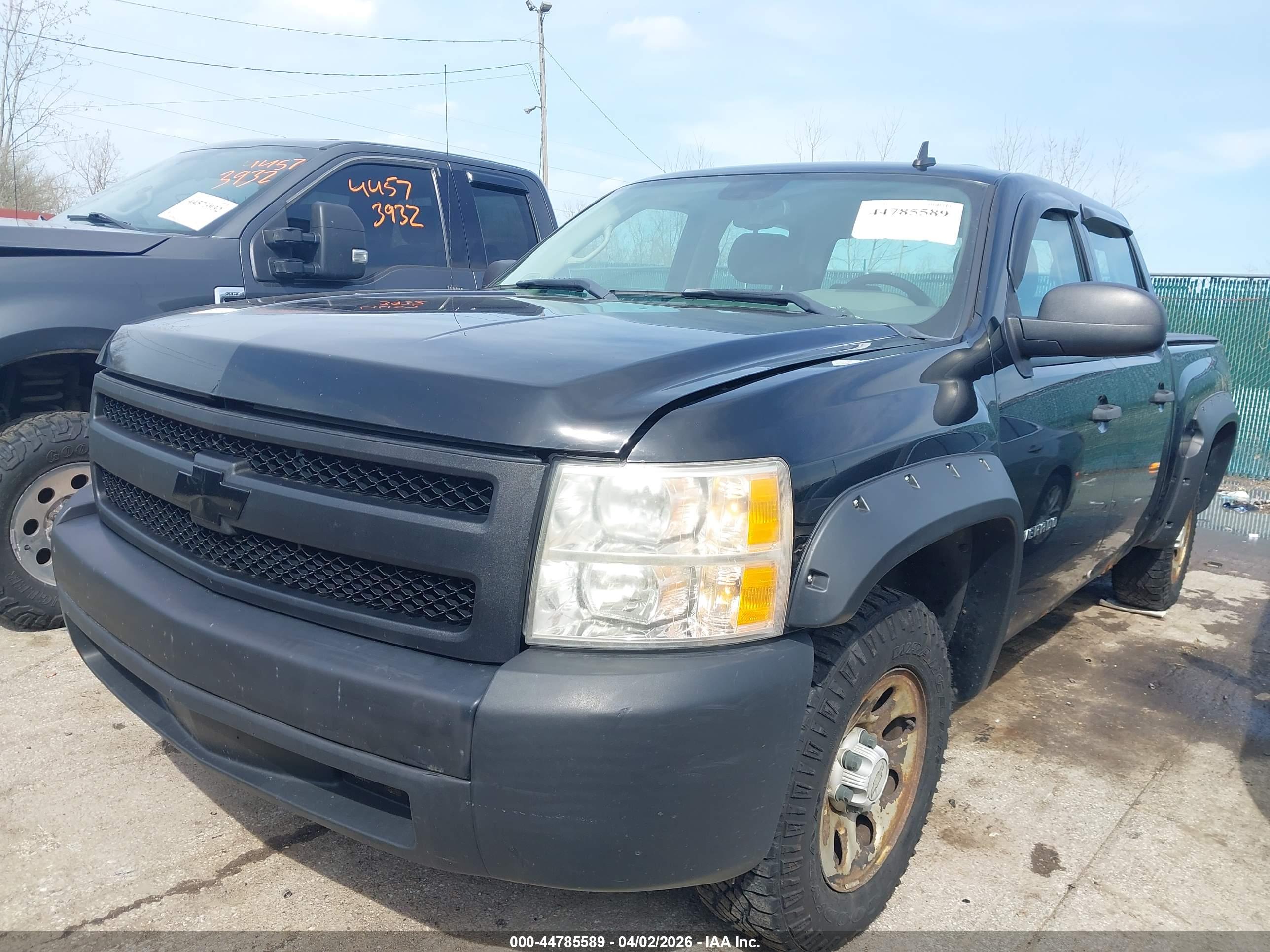 CHEVROLET SILVERADO image 2