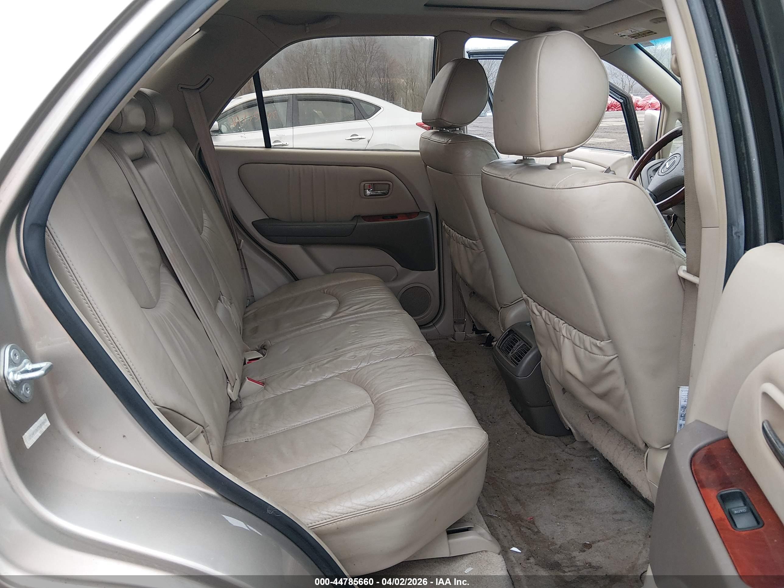 LEXUS RX image 8