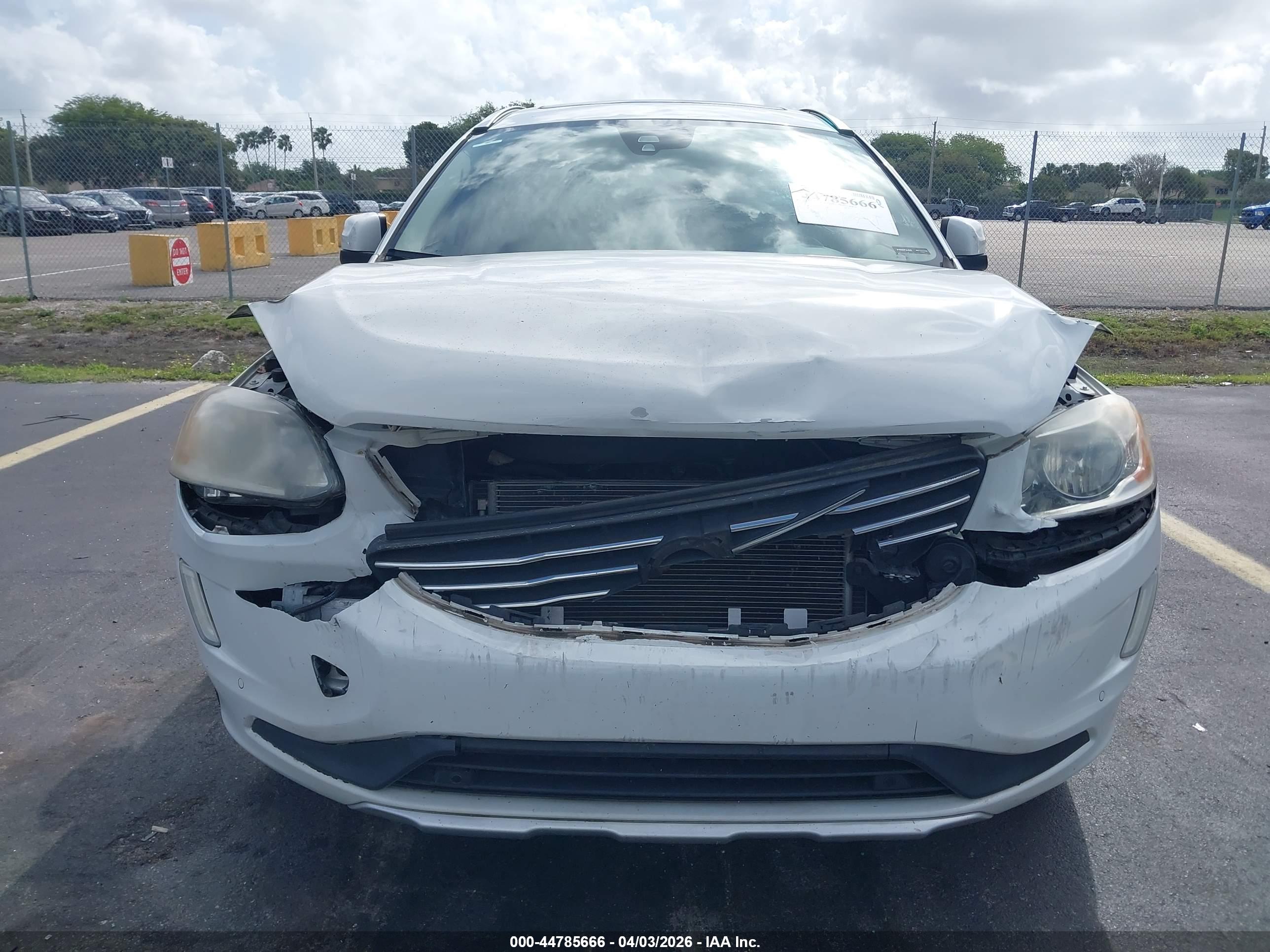 VOLVO XC60 image 6