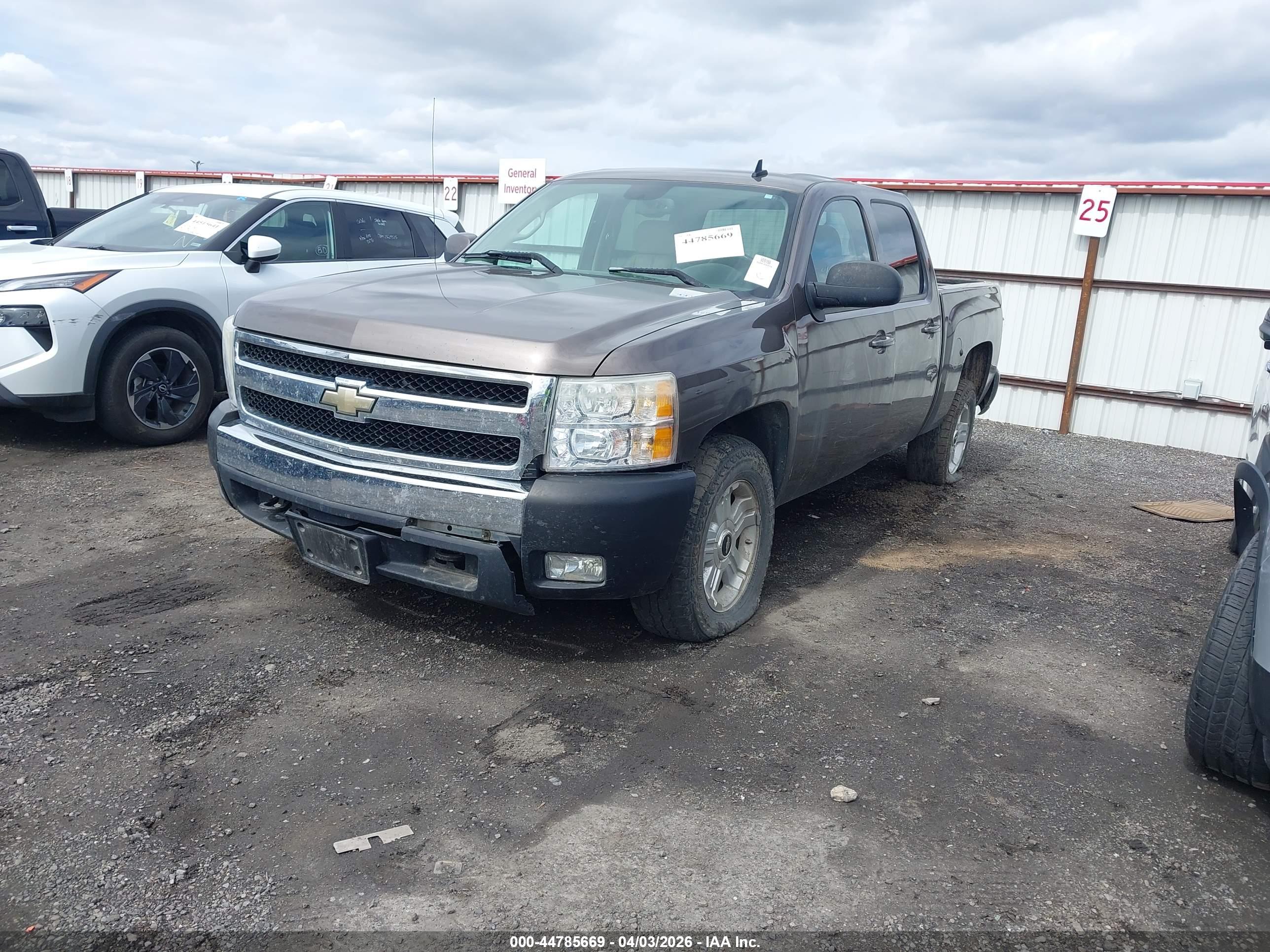 CHEVROLET SILVERADO image 2