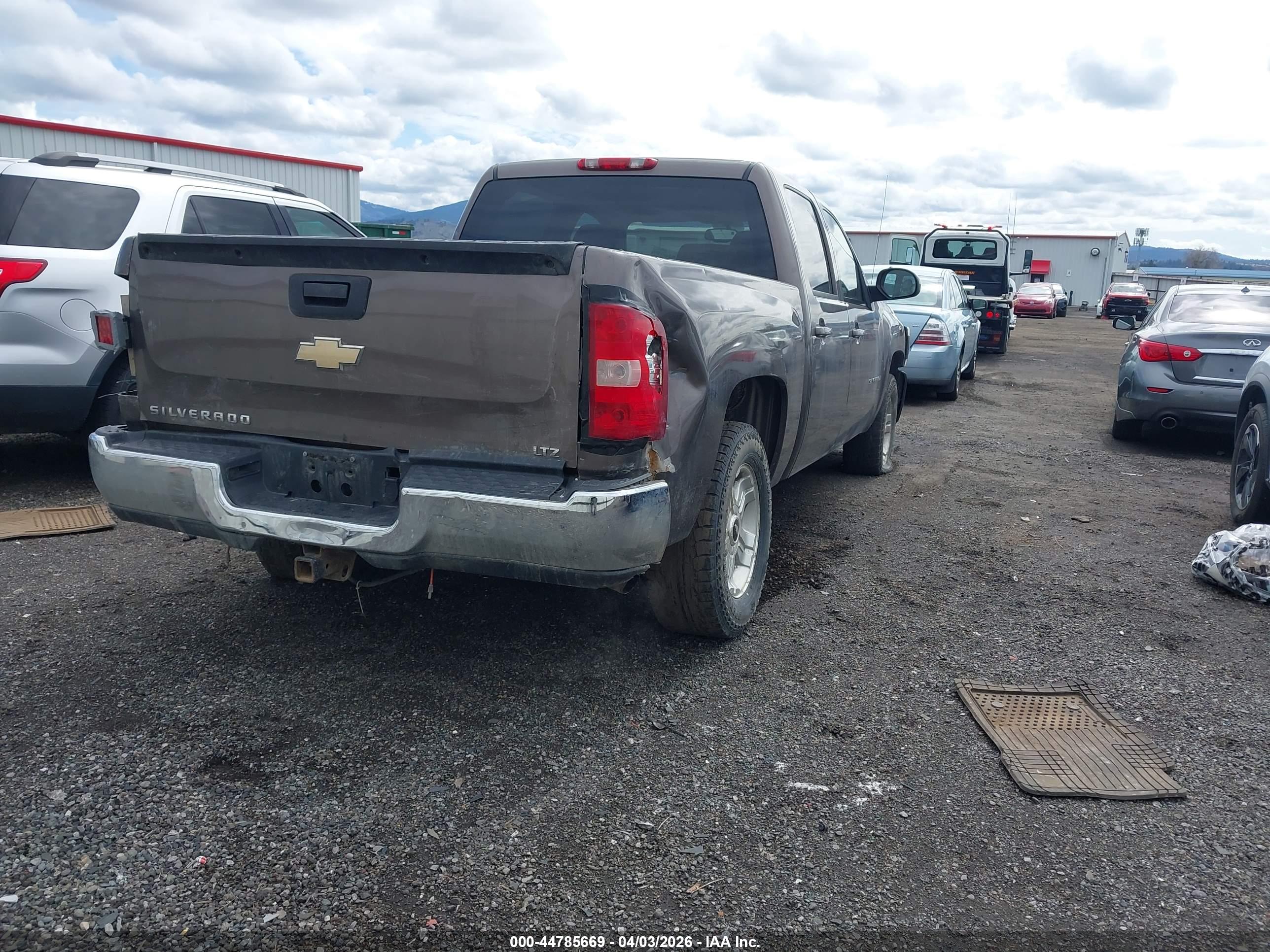 CHEVROLET SILVERADO image 4