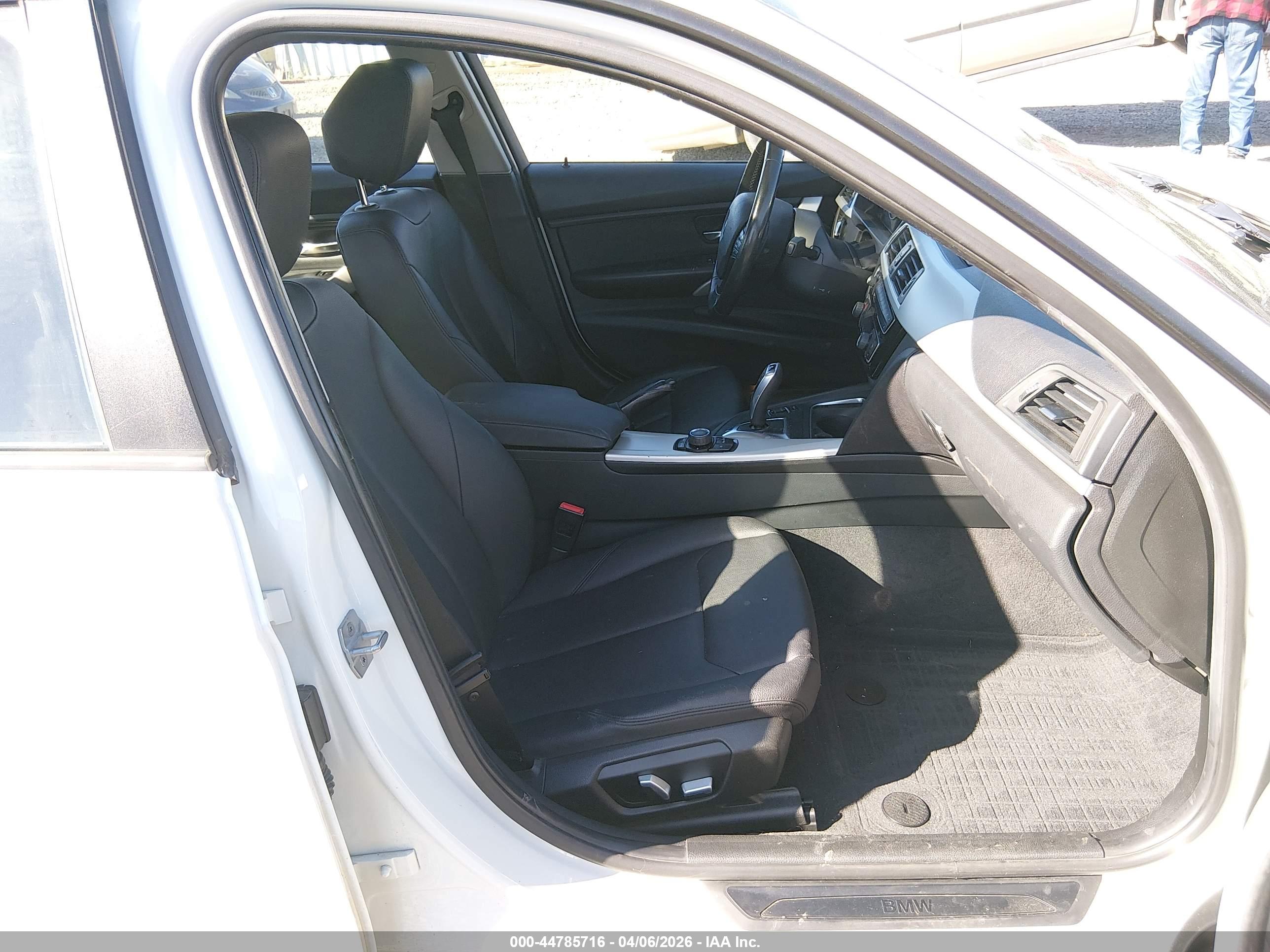 BMW 320I image 5