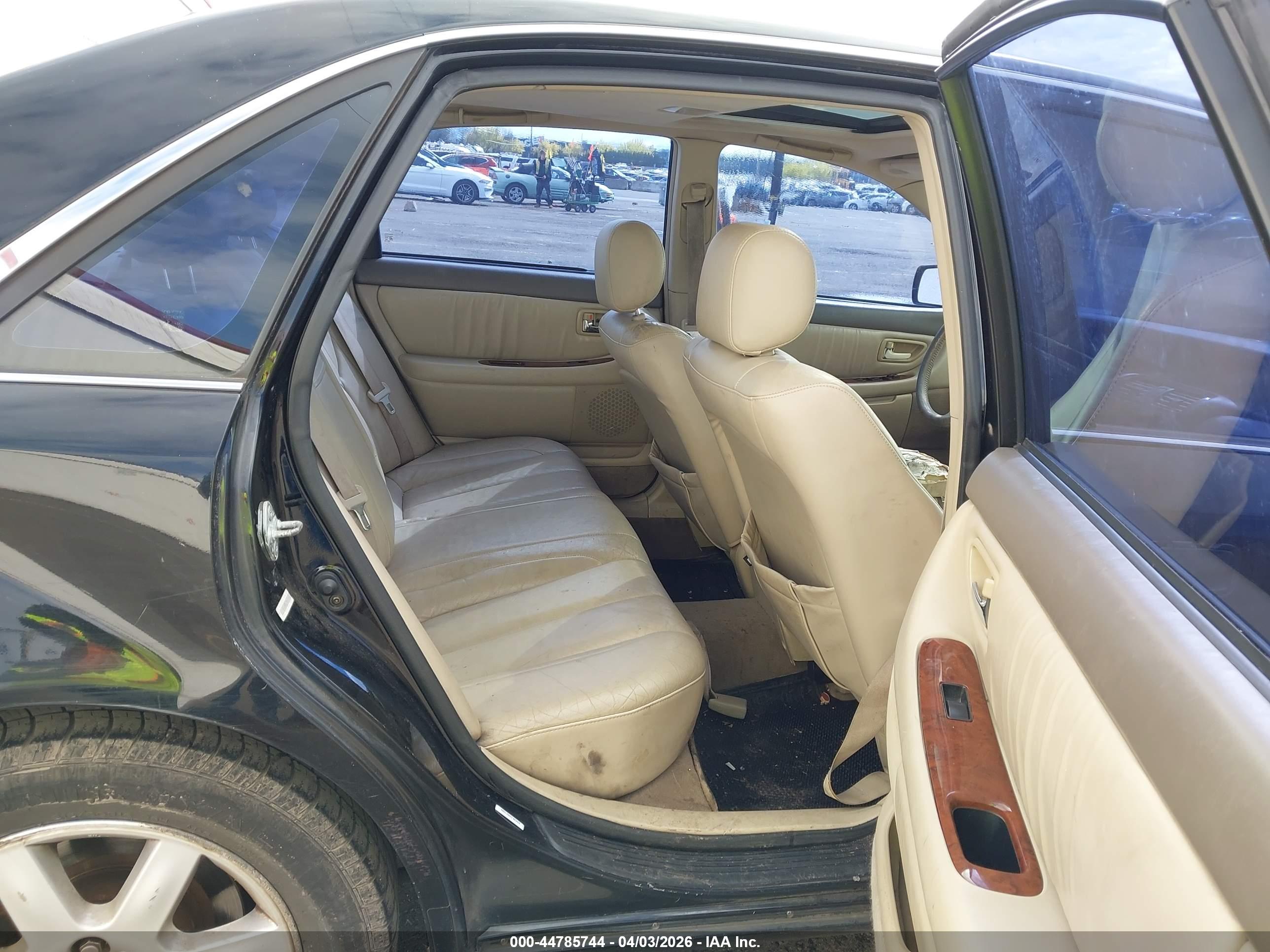 TOYOTA AVALON image 8