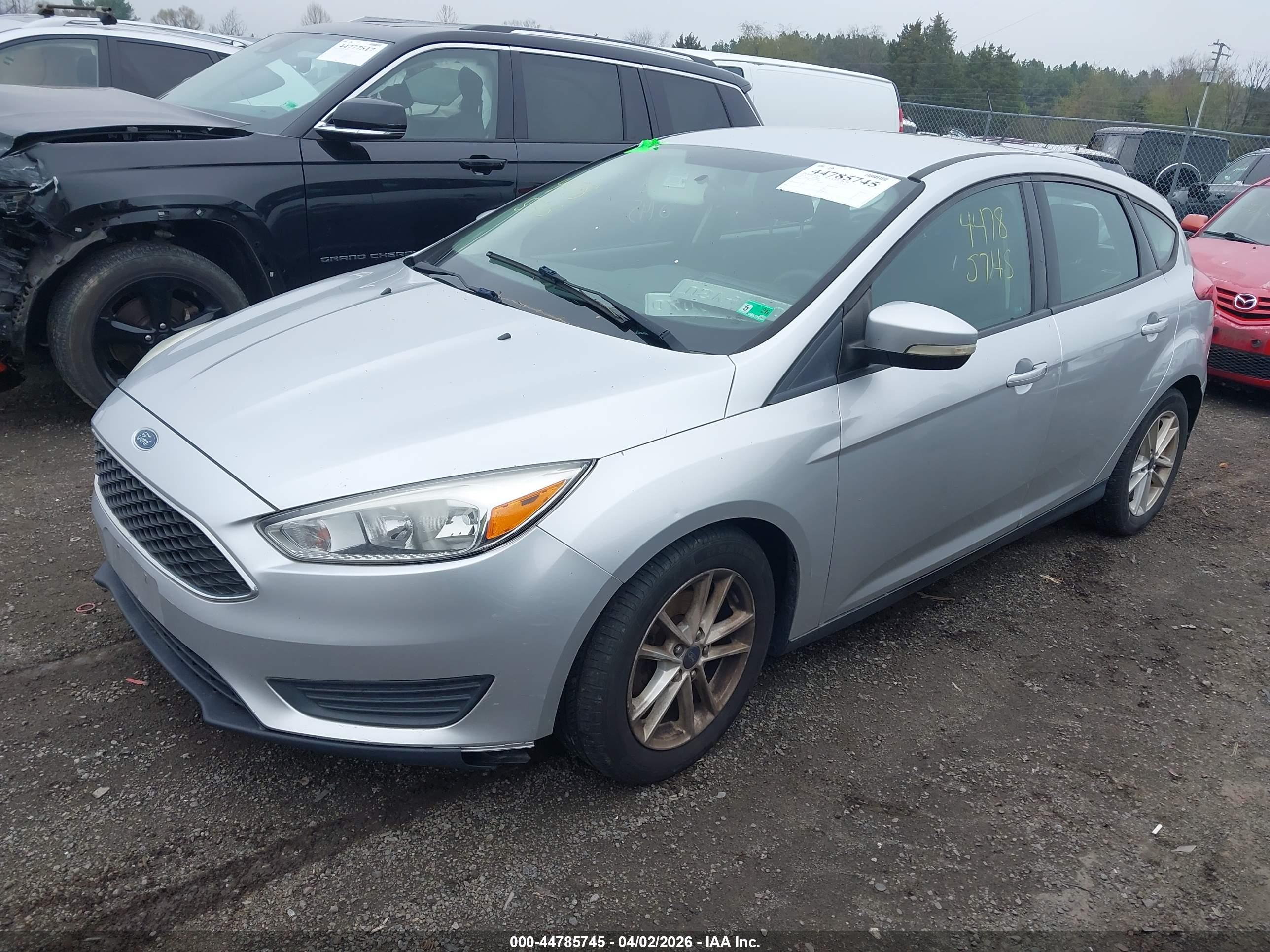 FORD FOCUS image 2