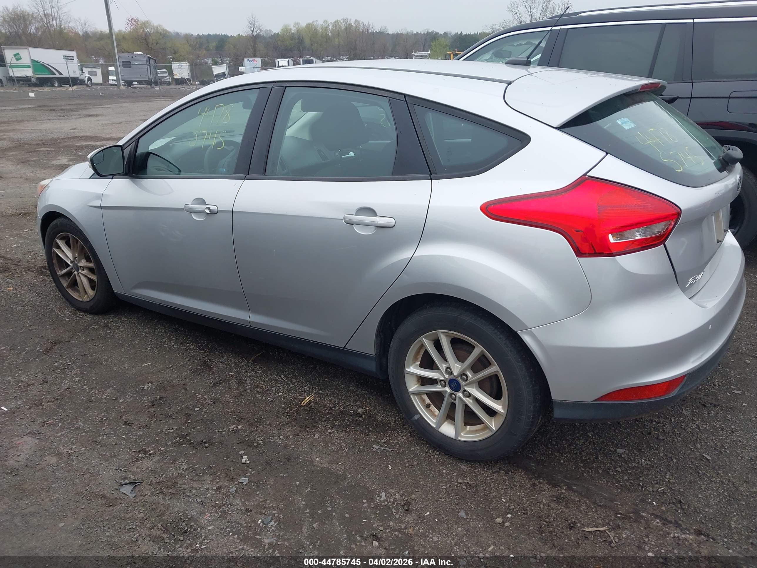 FORD FOCUS image 3
