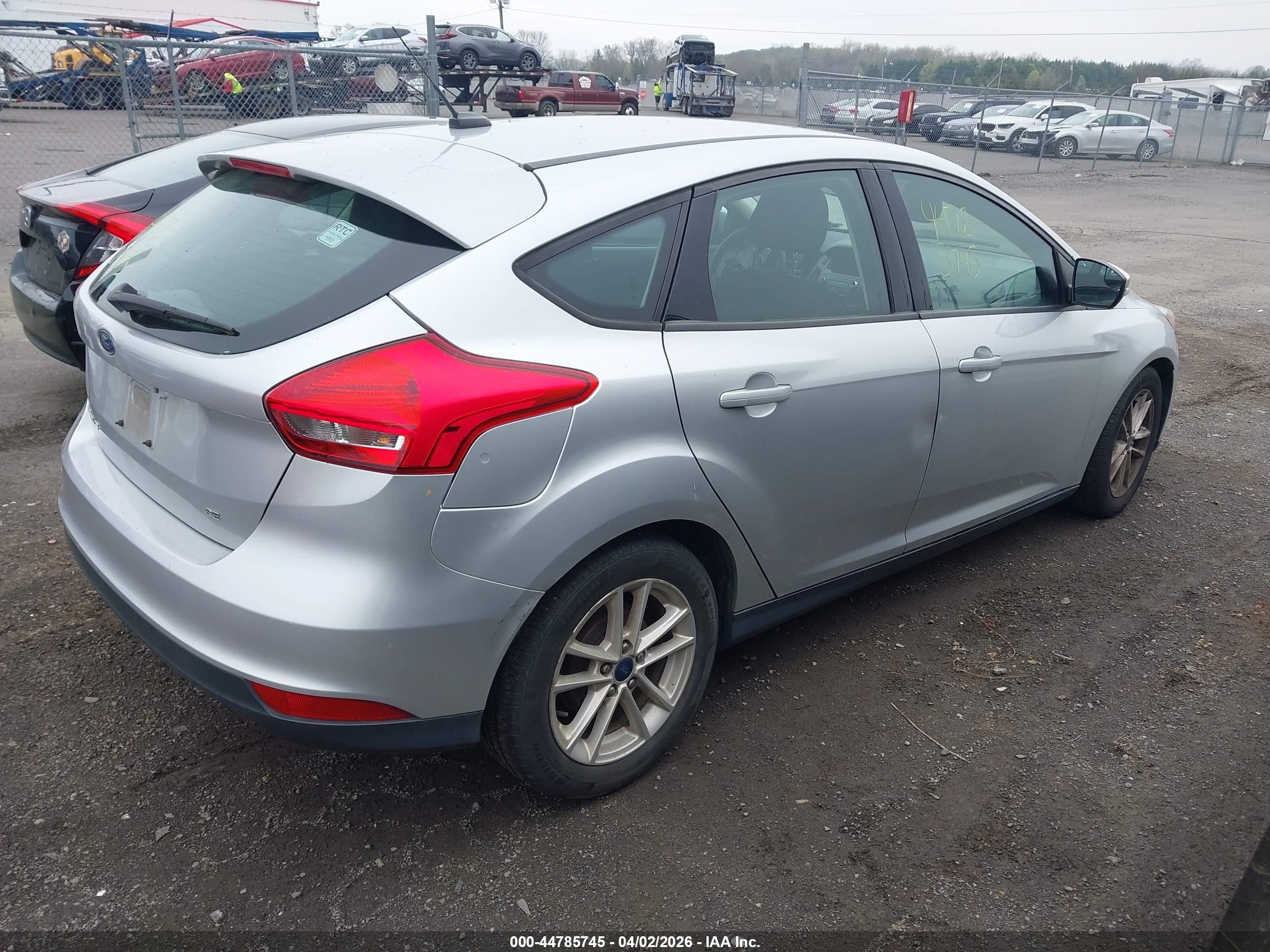 FORD FOCUS image 4