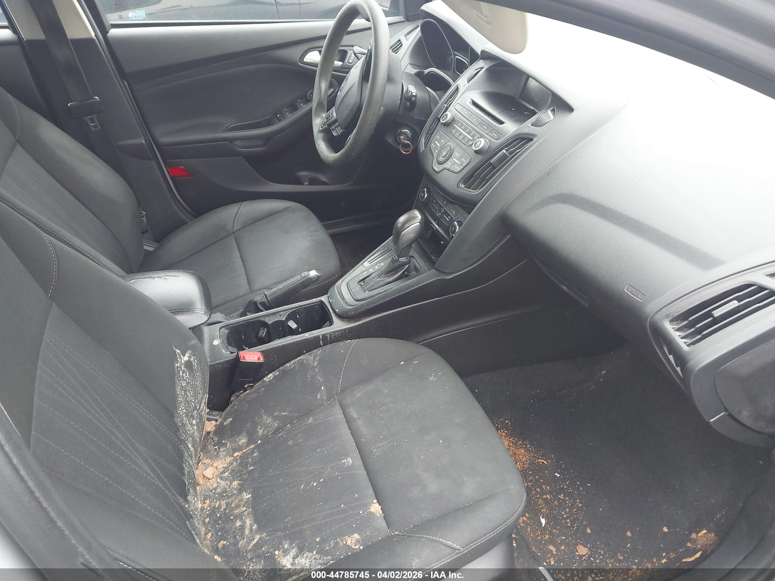 FORD FOCUS image 5