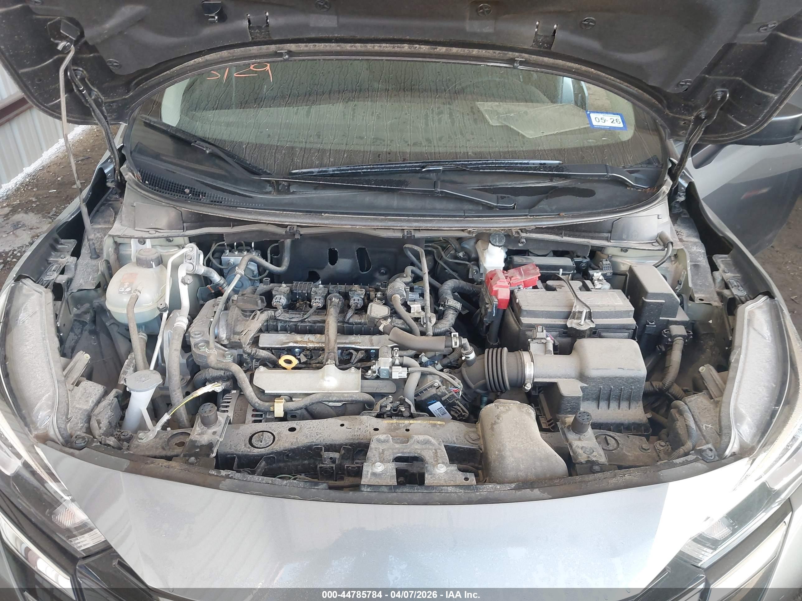 NISSAN VERSA image 10