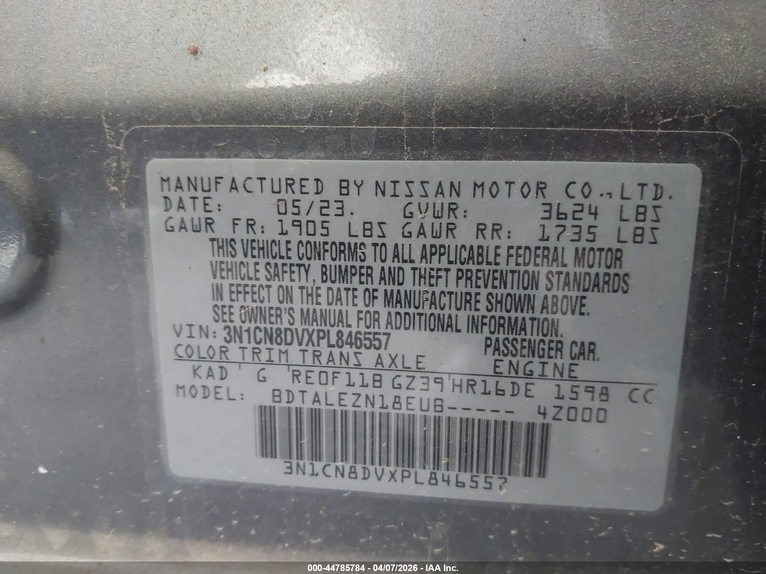 NISSAN VERSA image 9