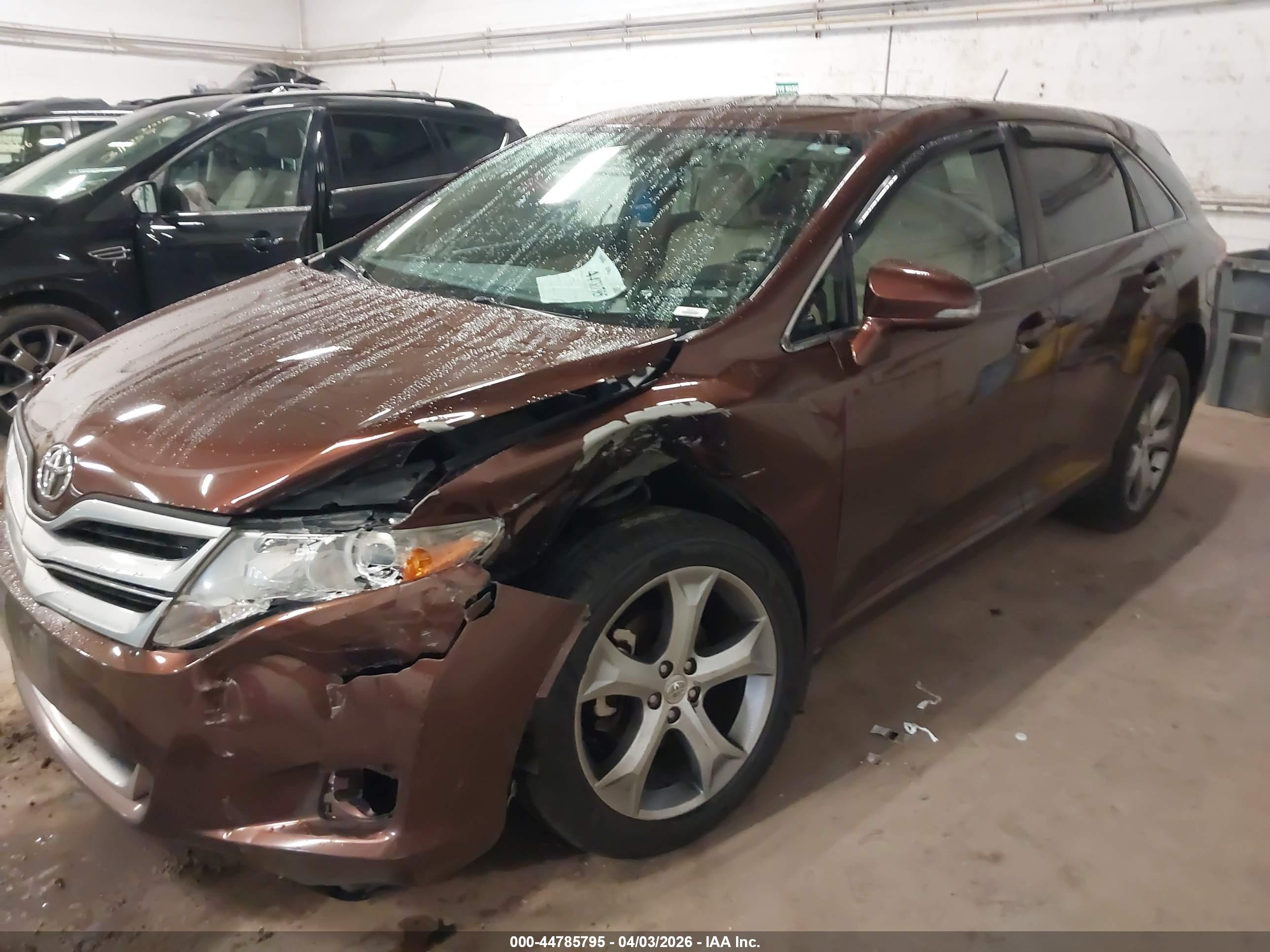 TOYOTA VENZA image 2